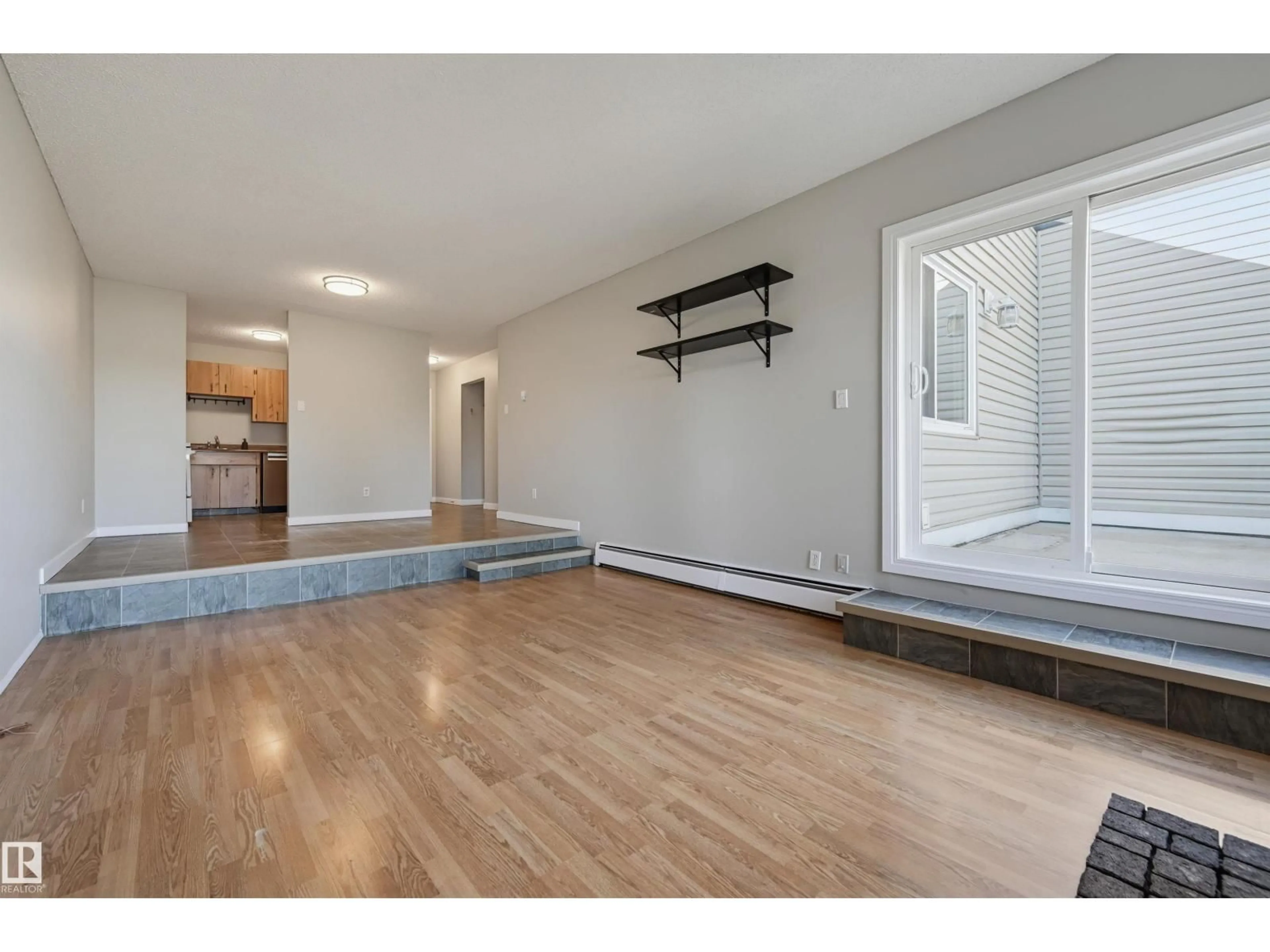 A pic of a room for 408 - 17820 98 AV, Edmonton Alberta T5T3H5