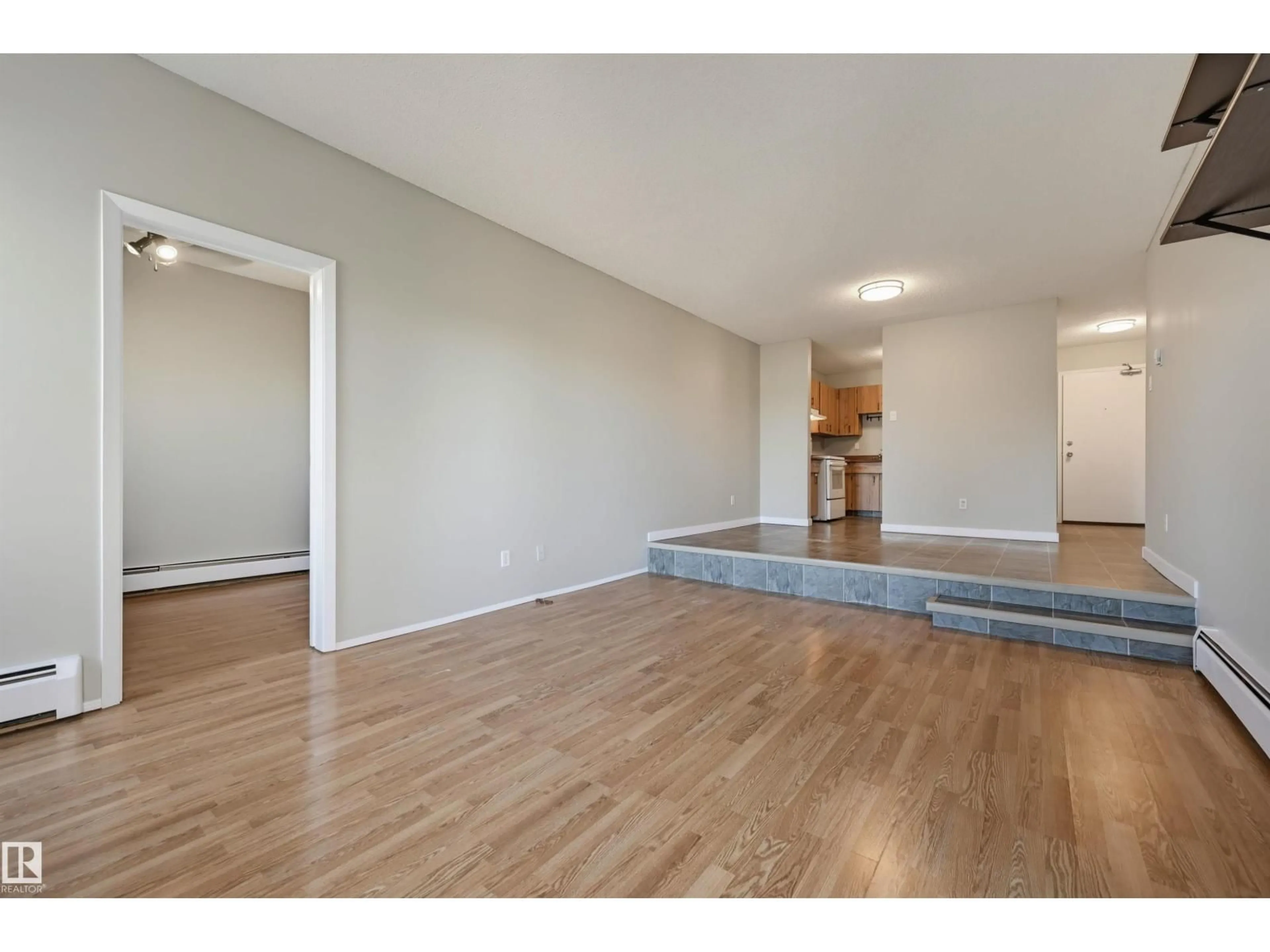 A pic of a room for 408 - 17820 98 AV, Edmonton Alberta T5T3H5