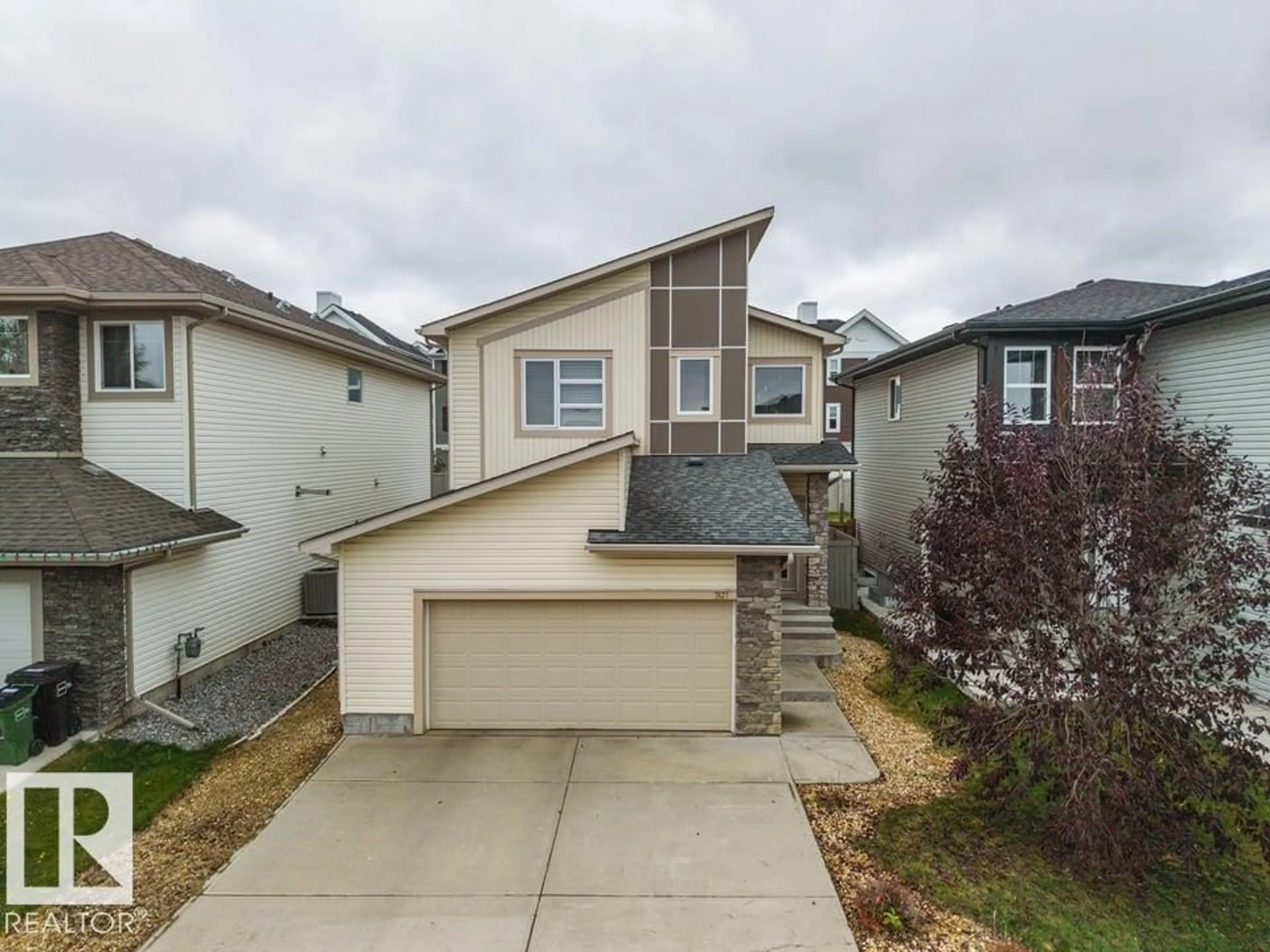 A pic from outside/outdoor area/front of a property/back of a property/a pic from drone, street for NW - 7627 181 AV, Edmonton Alberta T5Z0L9