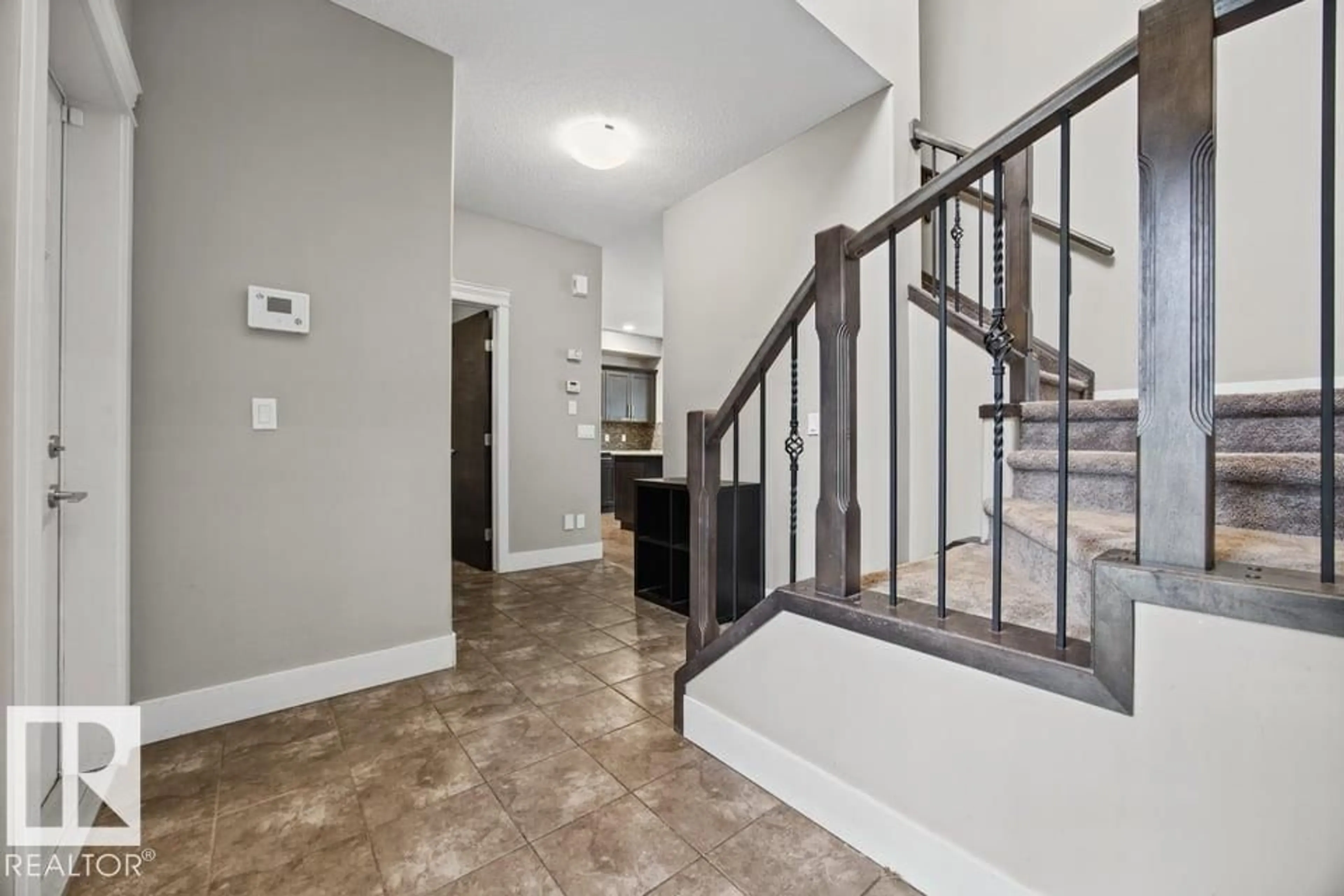 Indoor entryway for NW - 7627 181 AV, Edmonton Alberta T5Z0L9