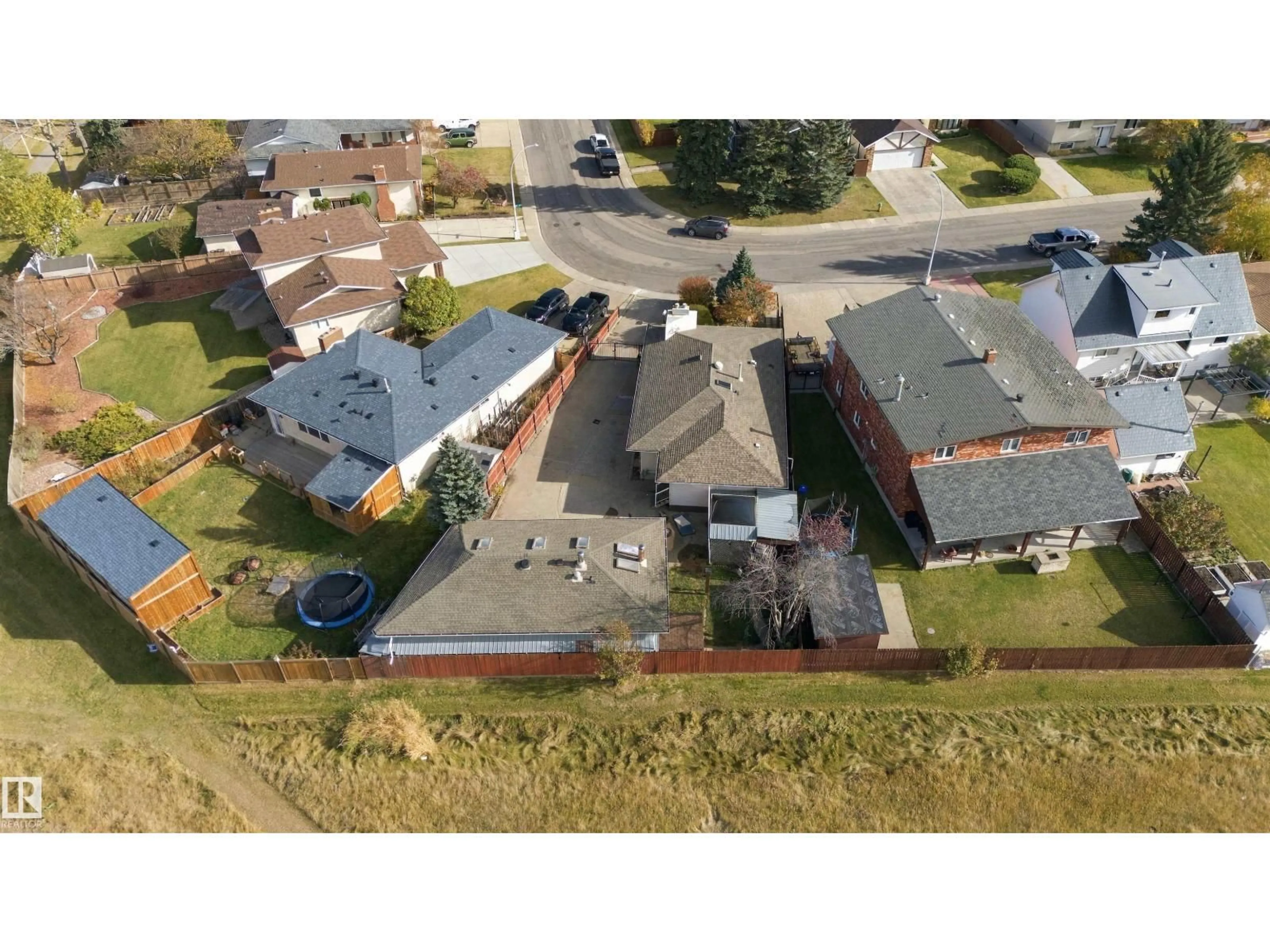 A pic from outside/outdoor area/front of a property/back of a property/a pic from drone, building for NW - 3224 89 ST, Edmonton Alberta T6K2Z4