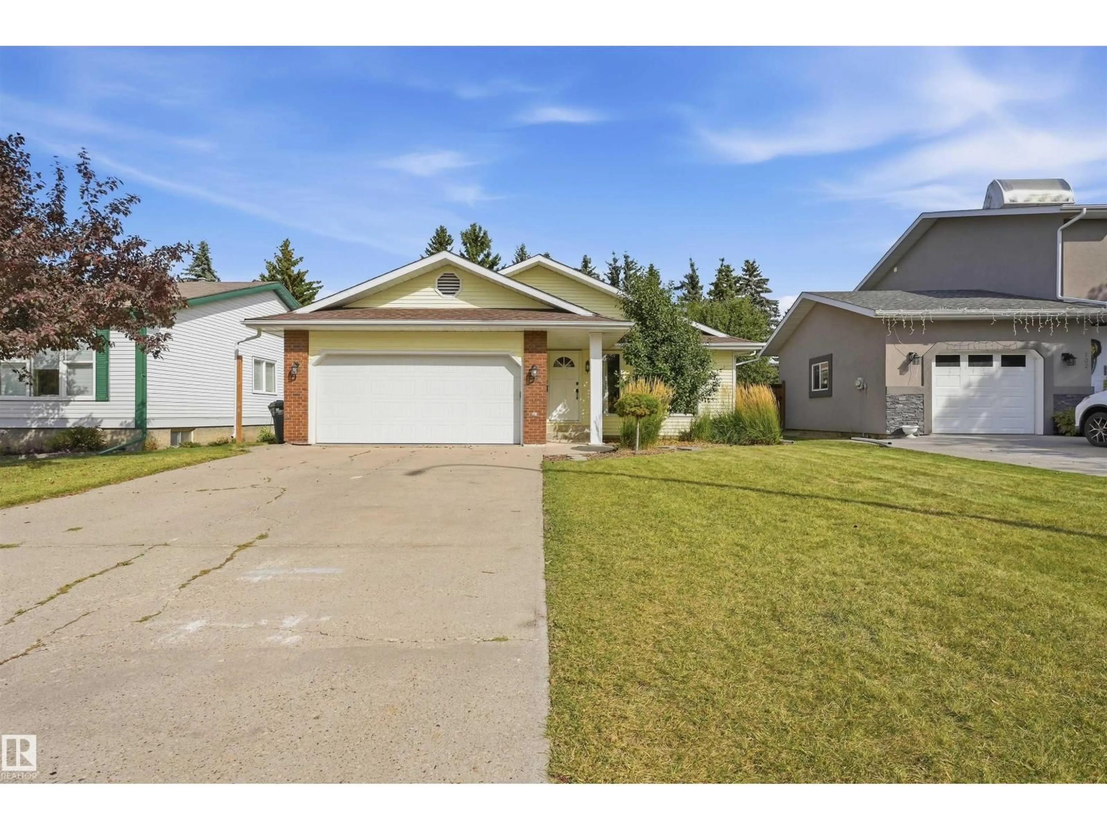 Unknown for 104 VILLAGE DO, Sherwood Park Alberta T8A4L6