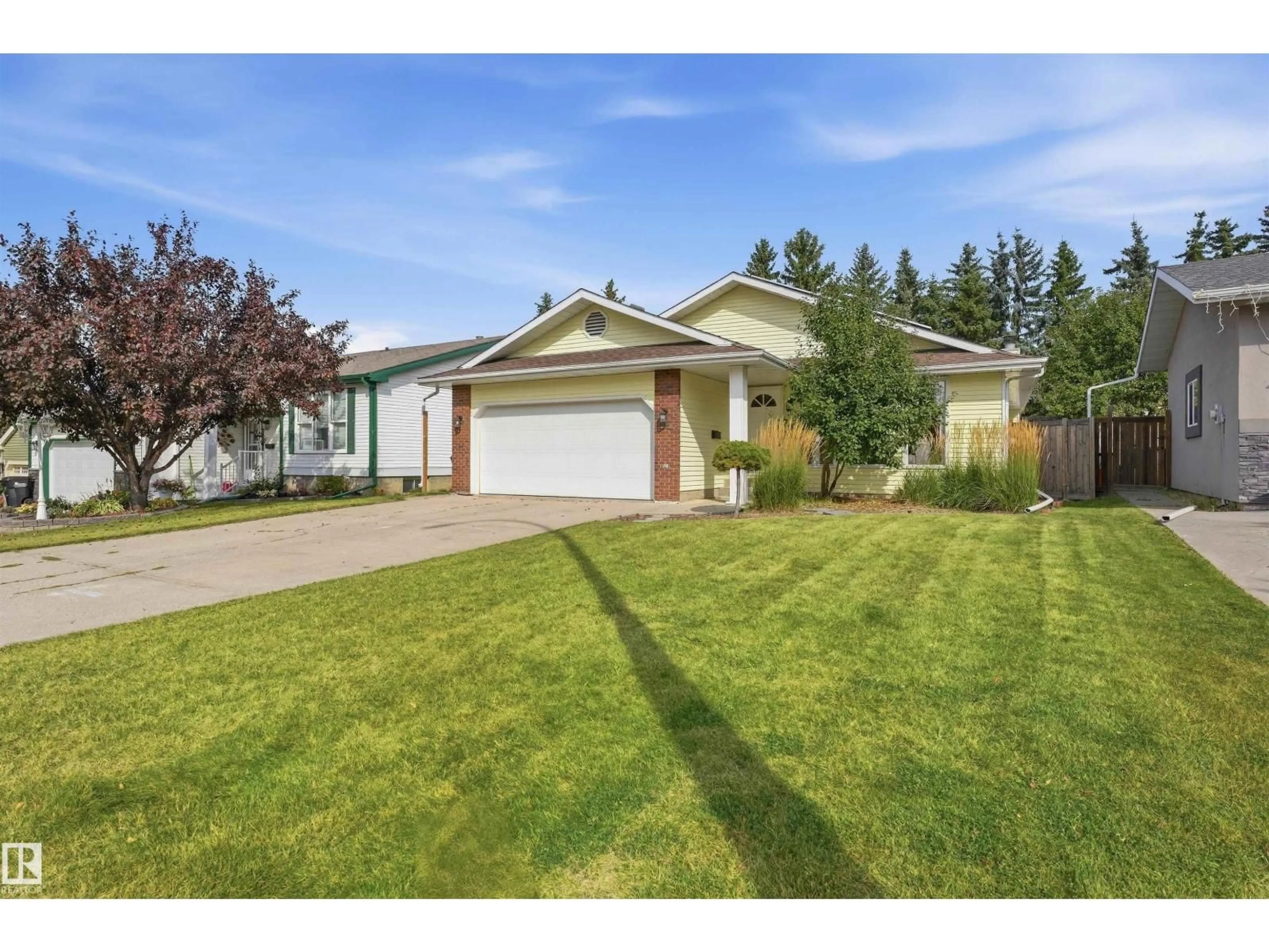 Home with vinyl exterior material, street for 104 VILLAGE DO, Sherwood Park Alberta T8A4L6