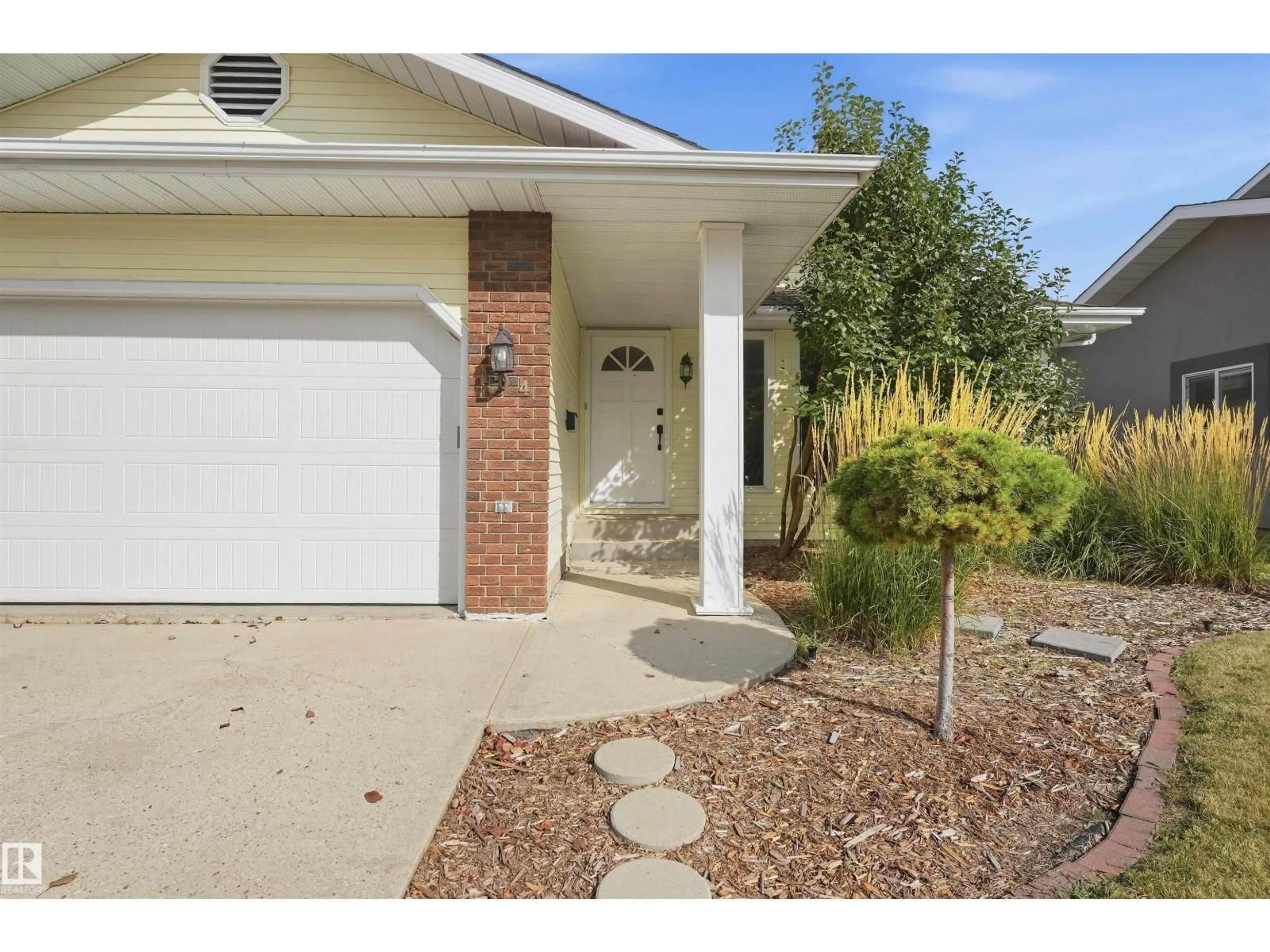 Unknown for 104 VILLAGE DO, Sherwood Park Alberta T8A4L6