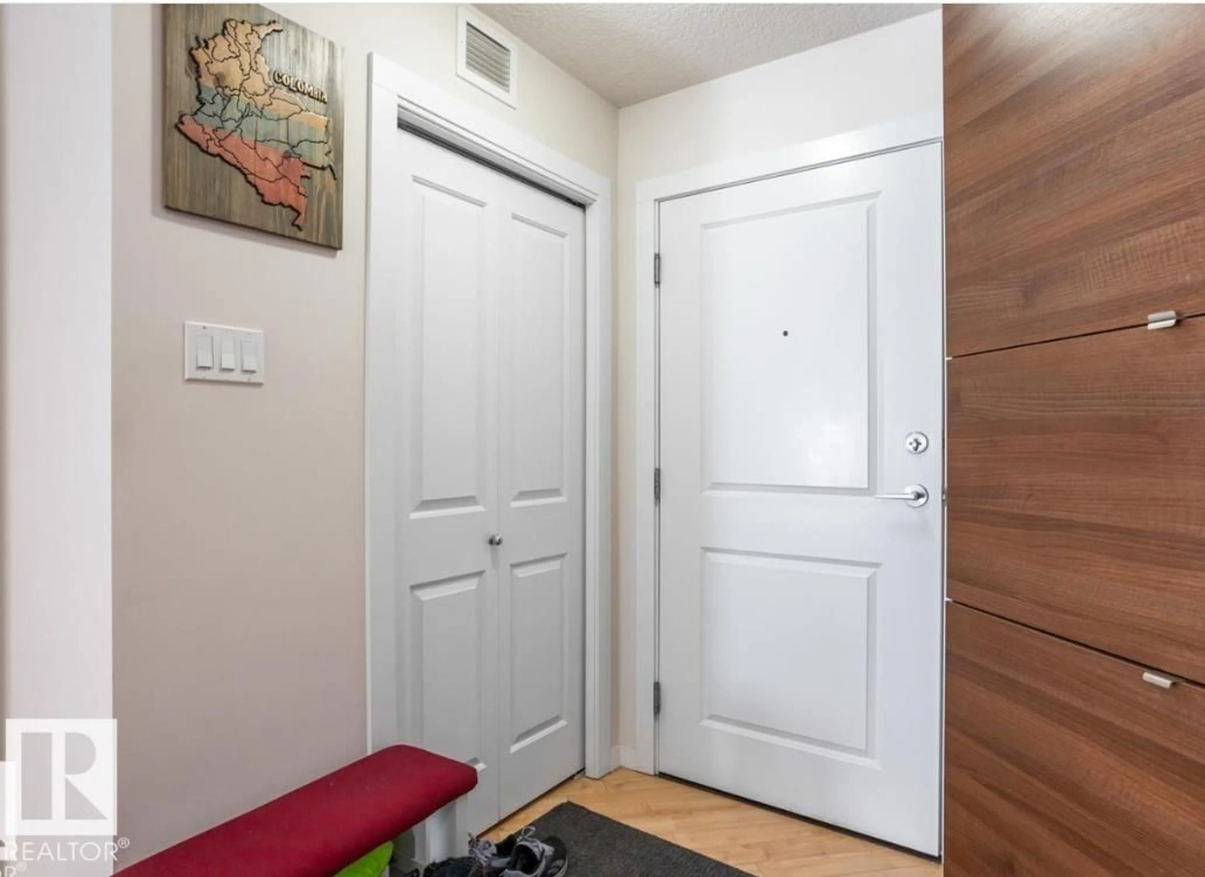 Indoor entryway for #206 - 9517 160 AV, Edmonton Alberta T5Z0N1