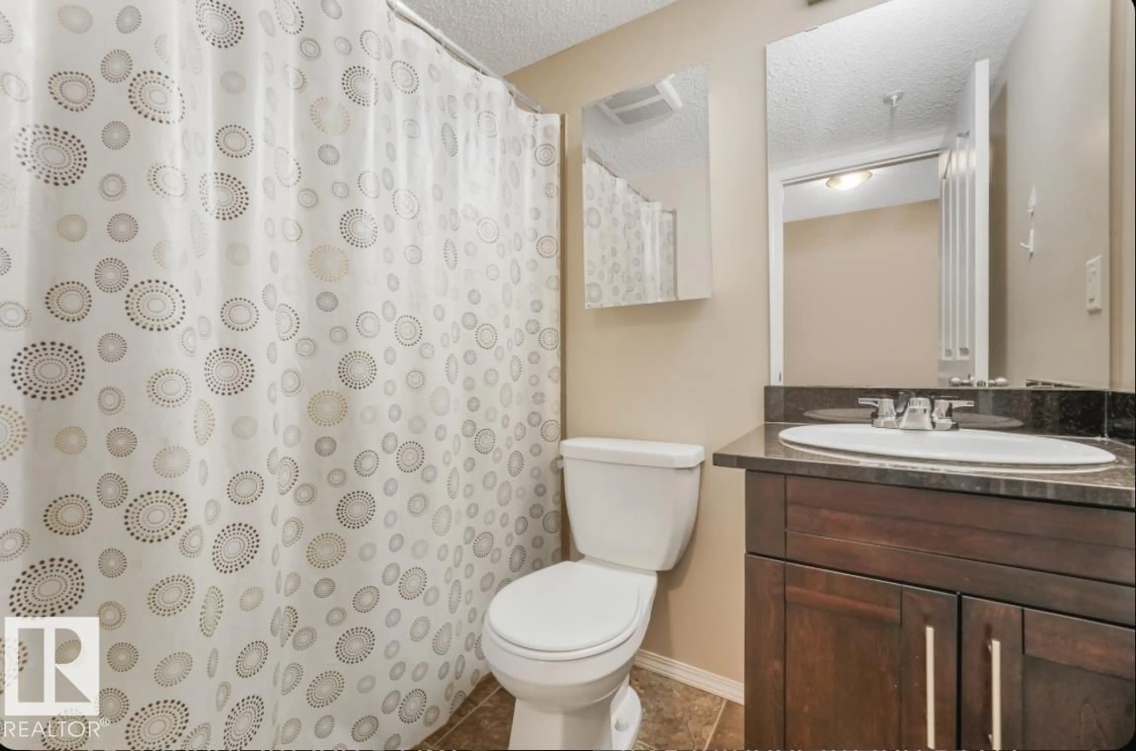 Standard bathroom, unknown for 530 WATT BV, Edmonton Alberta T6X1P7