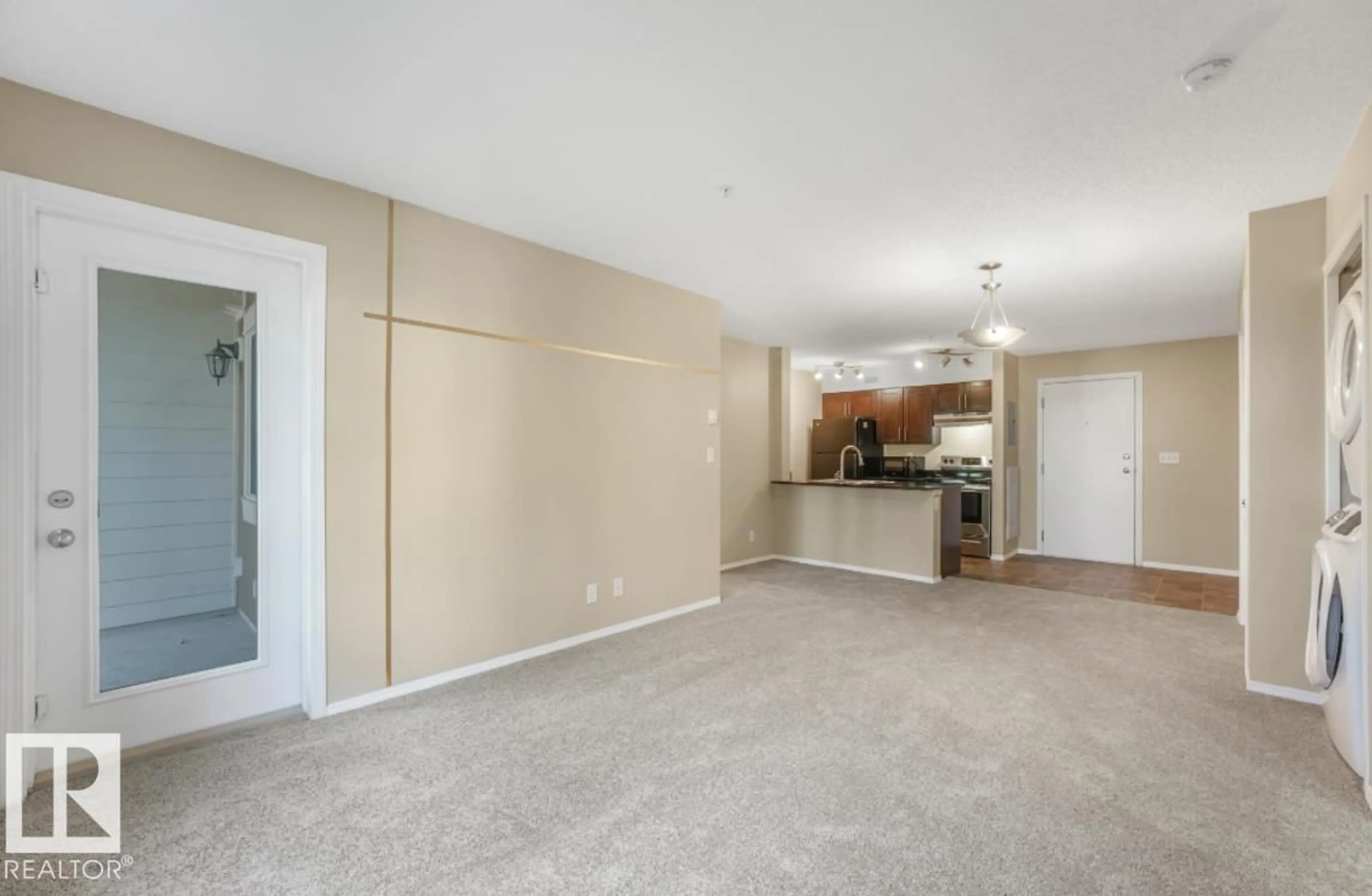 A pic of a room for 530 WATT BV, Edmonton Alberta T6X1P7