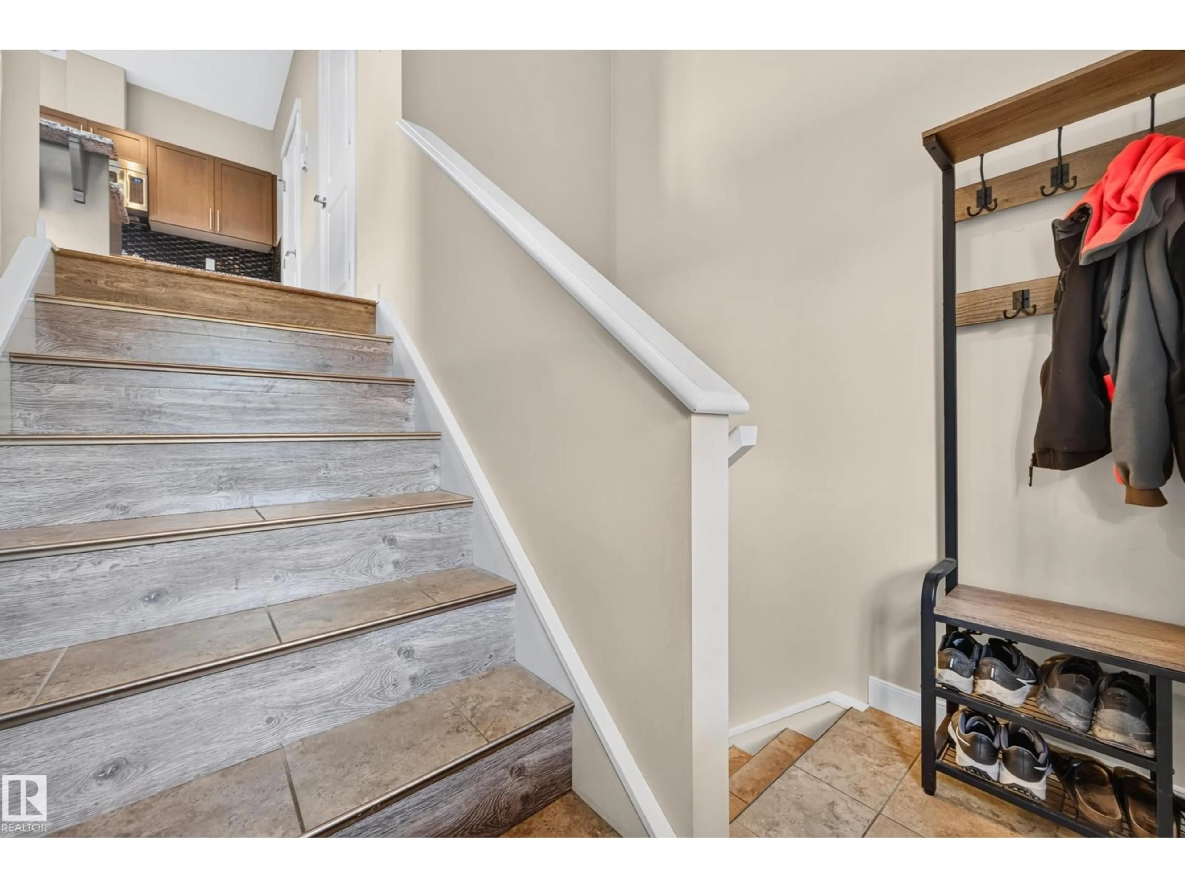 Stairs for 1602 GRAYBRIAR GR, Stony Plain Alberta T7Z0G1