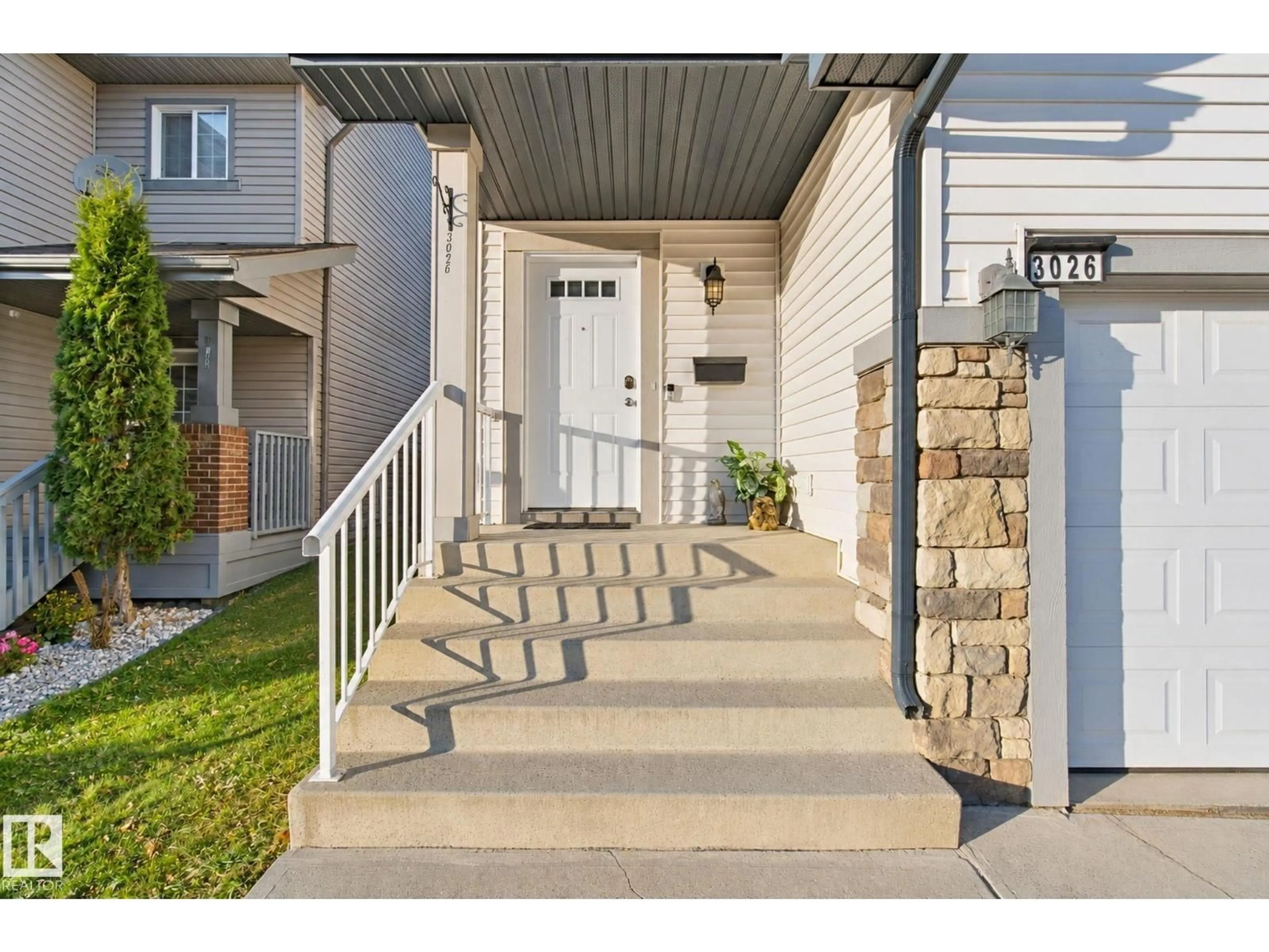 Stairs for 3026 16A AV, Edmonton Alberta T6T0P8