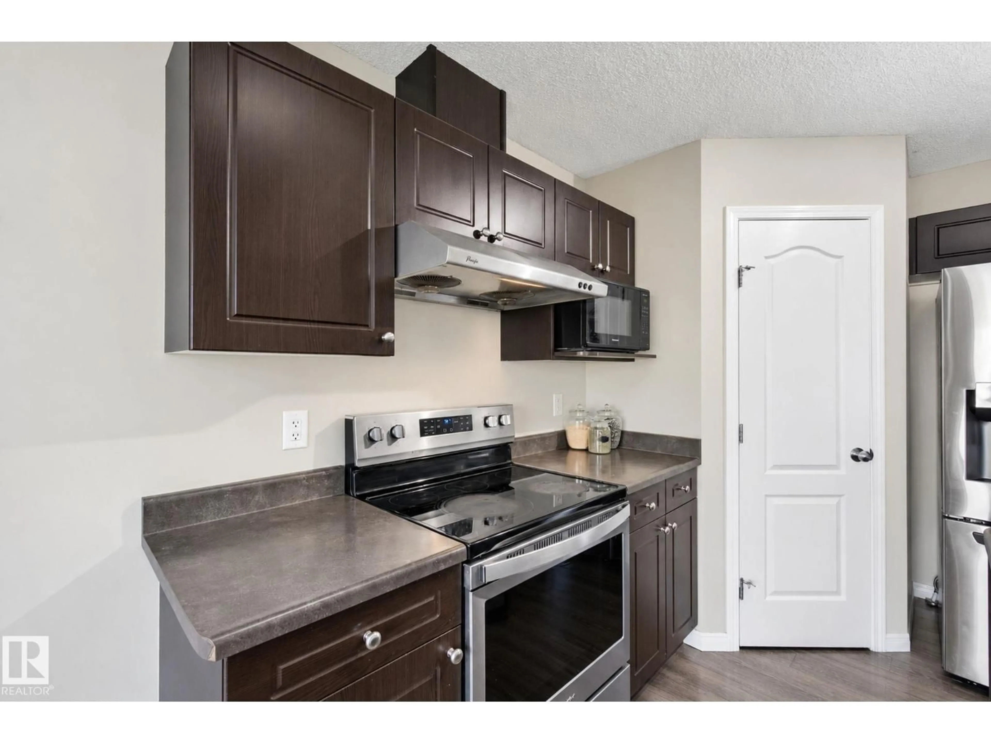 Standard kitchen, unknown for 3026 16A AV, Edmonton Alberta T6T0P8