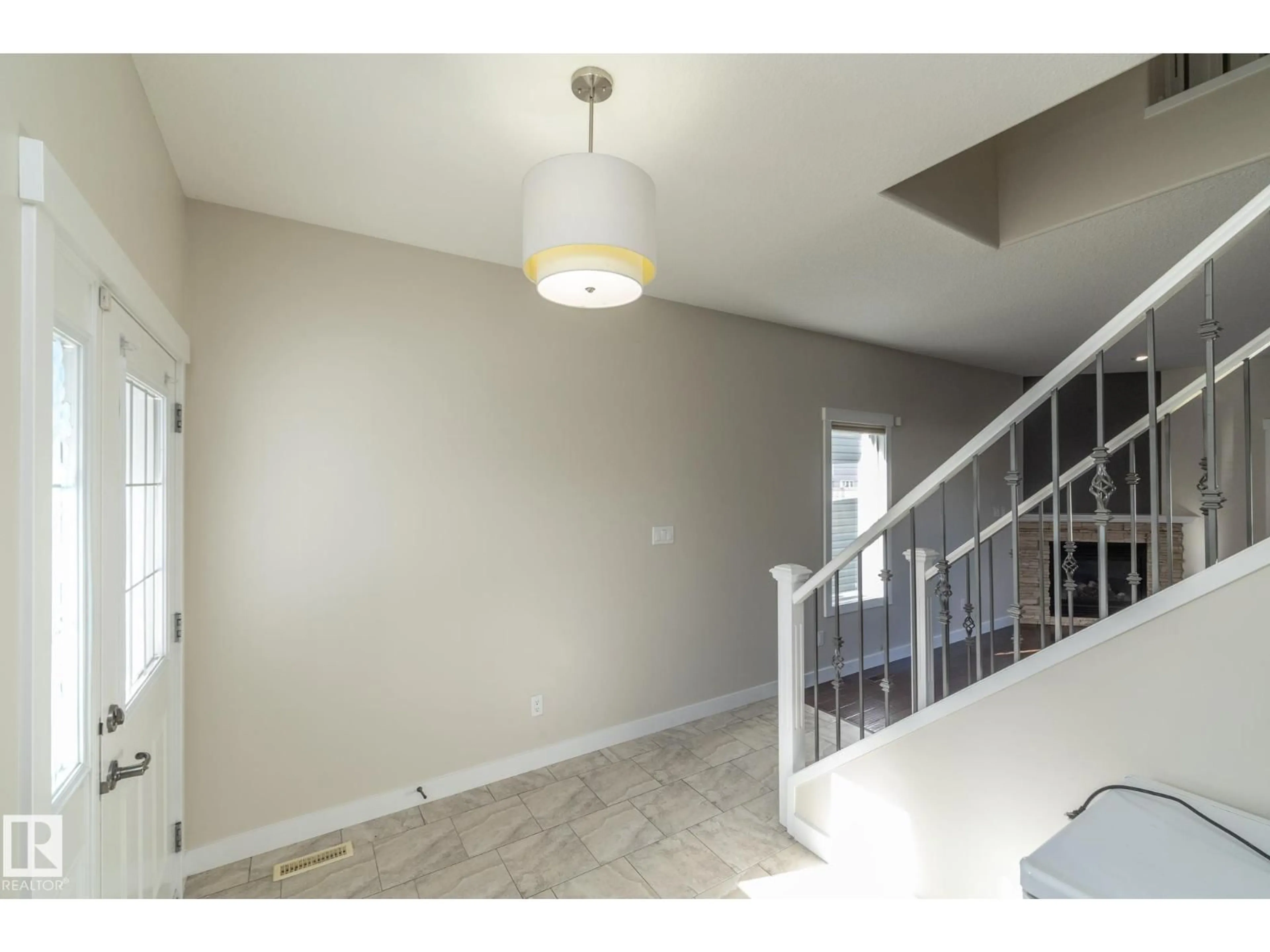 Unknown for SW - 17316 5 AV, Edmonton Alberta T6W2A5