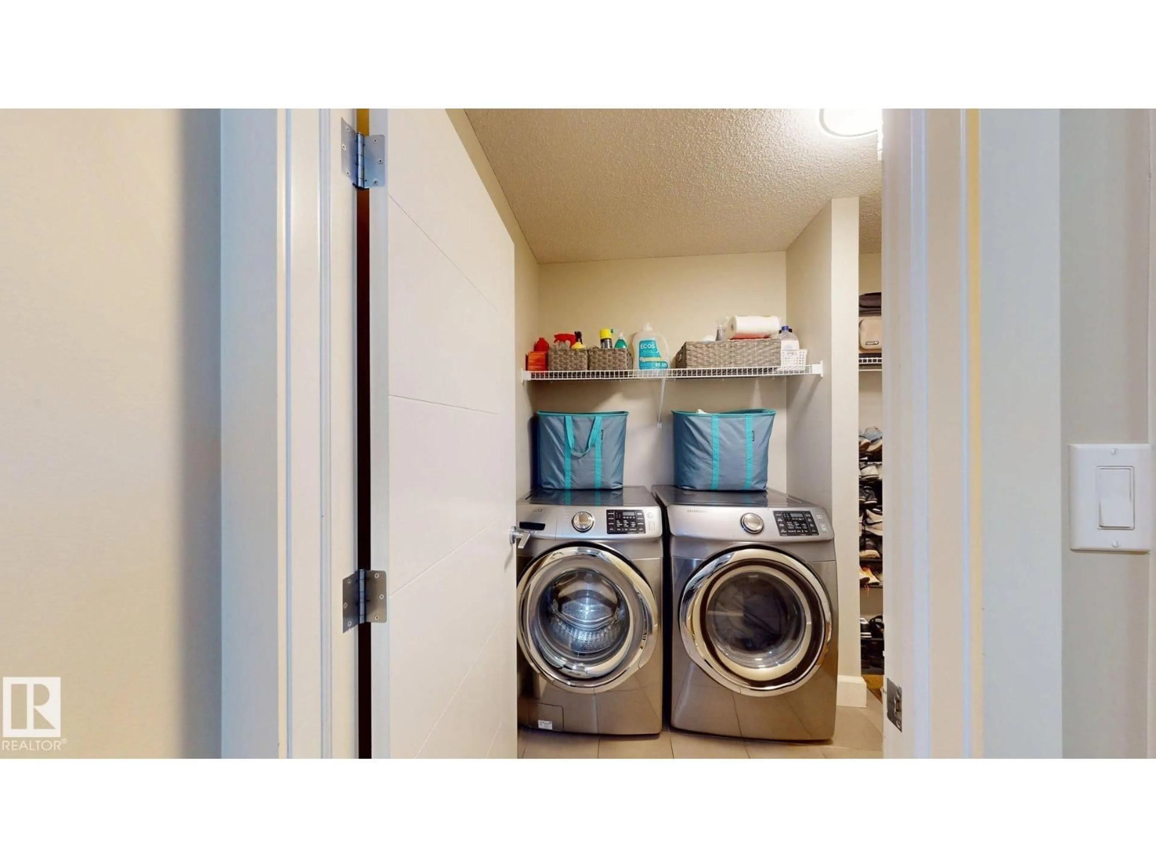 Laundry room for 713 40 ST, Edmonton Alberta T6X2G4
