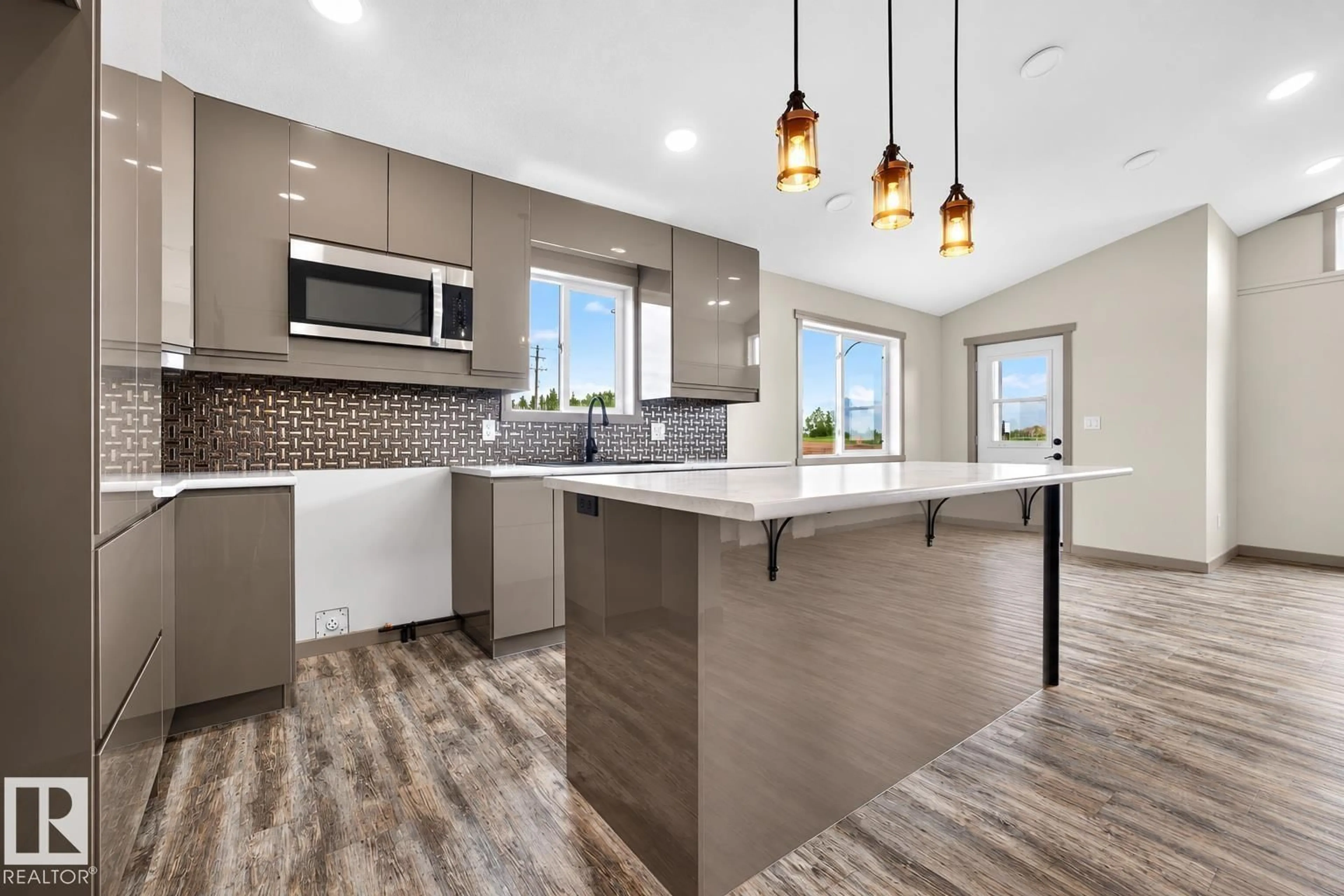 Open concept kitchen, unknown for 1 WHITETAIL WY, Mundare Alberta T0B3H0