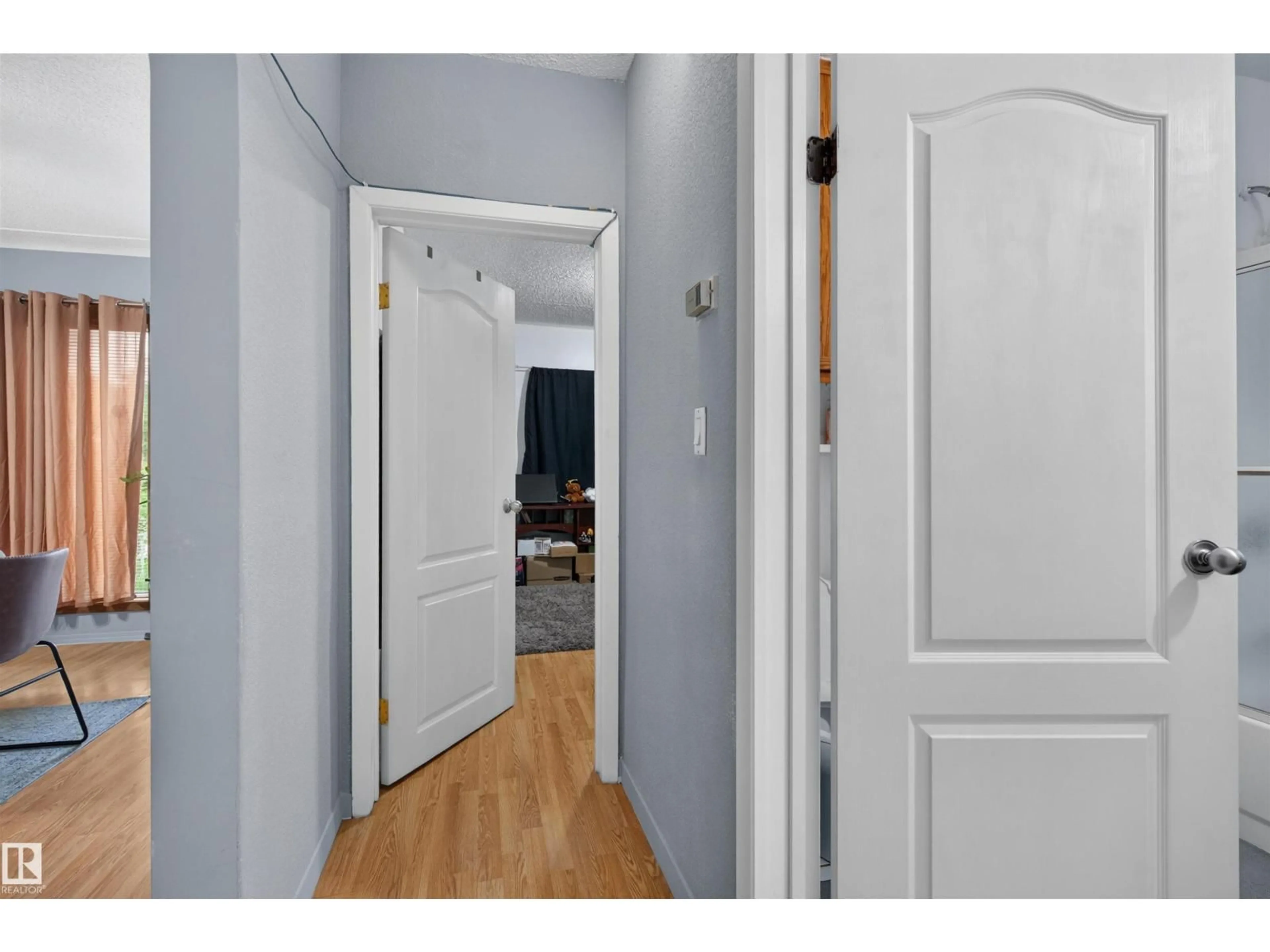 Indoor entryway for NW - 11549 82 ST, Edmonton Alberta T5B2V7