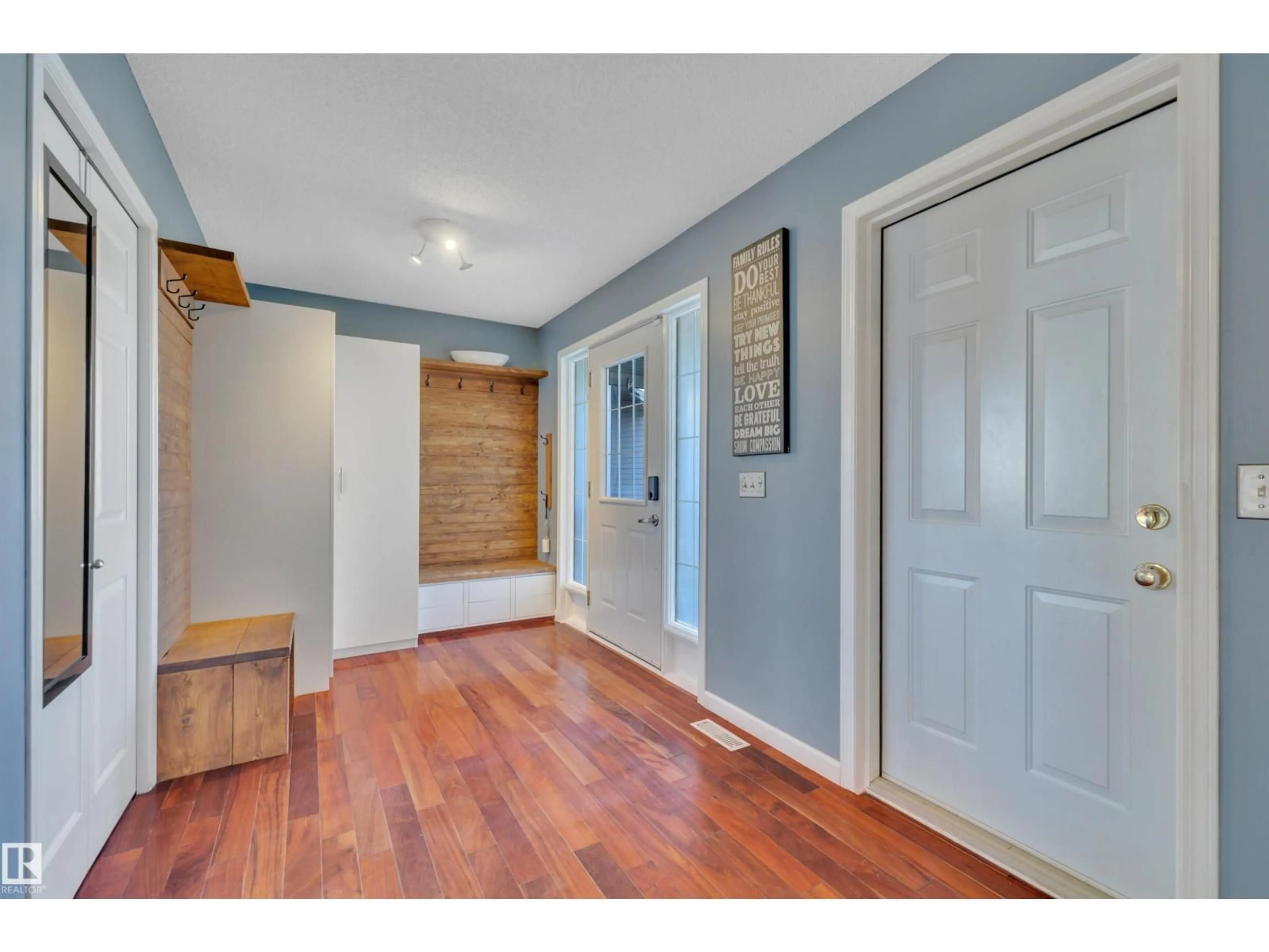 Indoor entryway for 32 MOBERG RD, Leduc Alberta T9E8A6