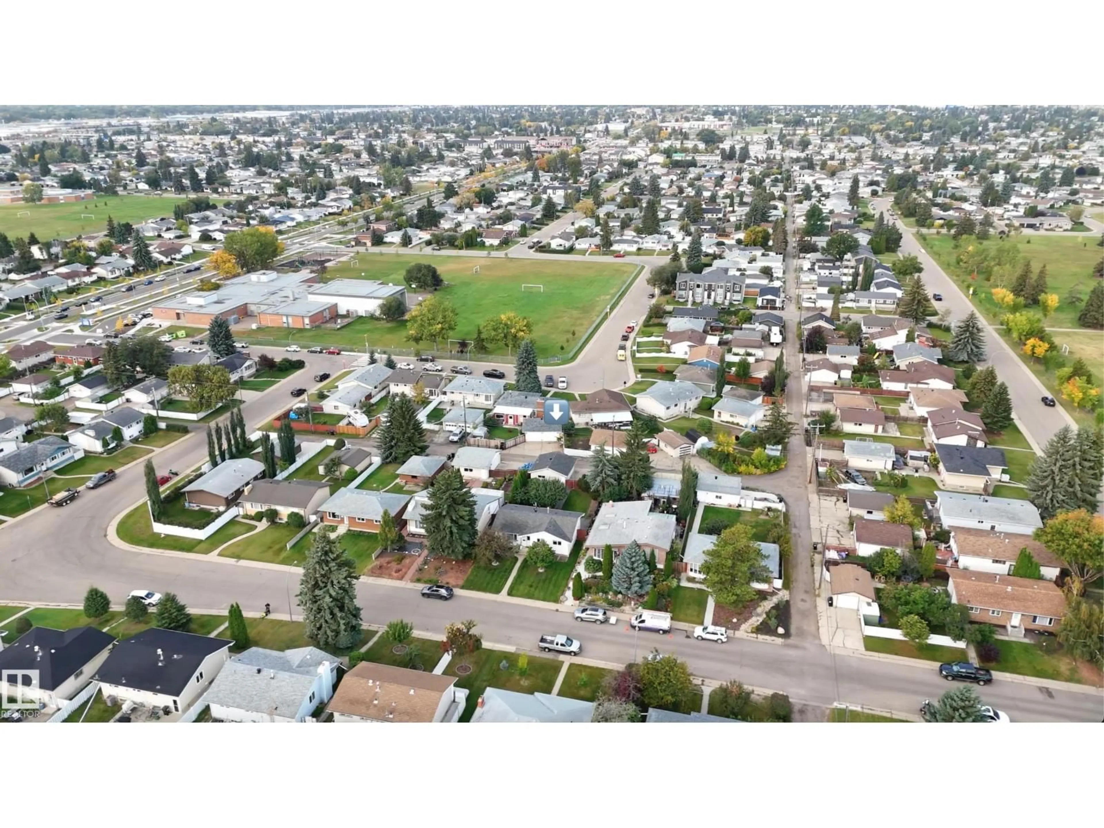 A pic from outside/outdoor area/front of a property/back of a property/a pic from drone, street for NW - 13304 73 ST, Edmonton Alberta T5C0T8