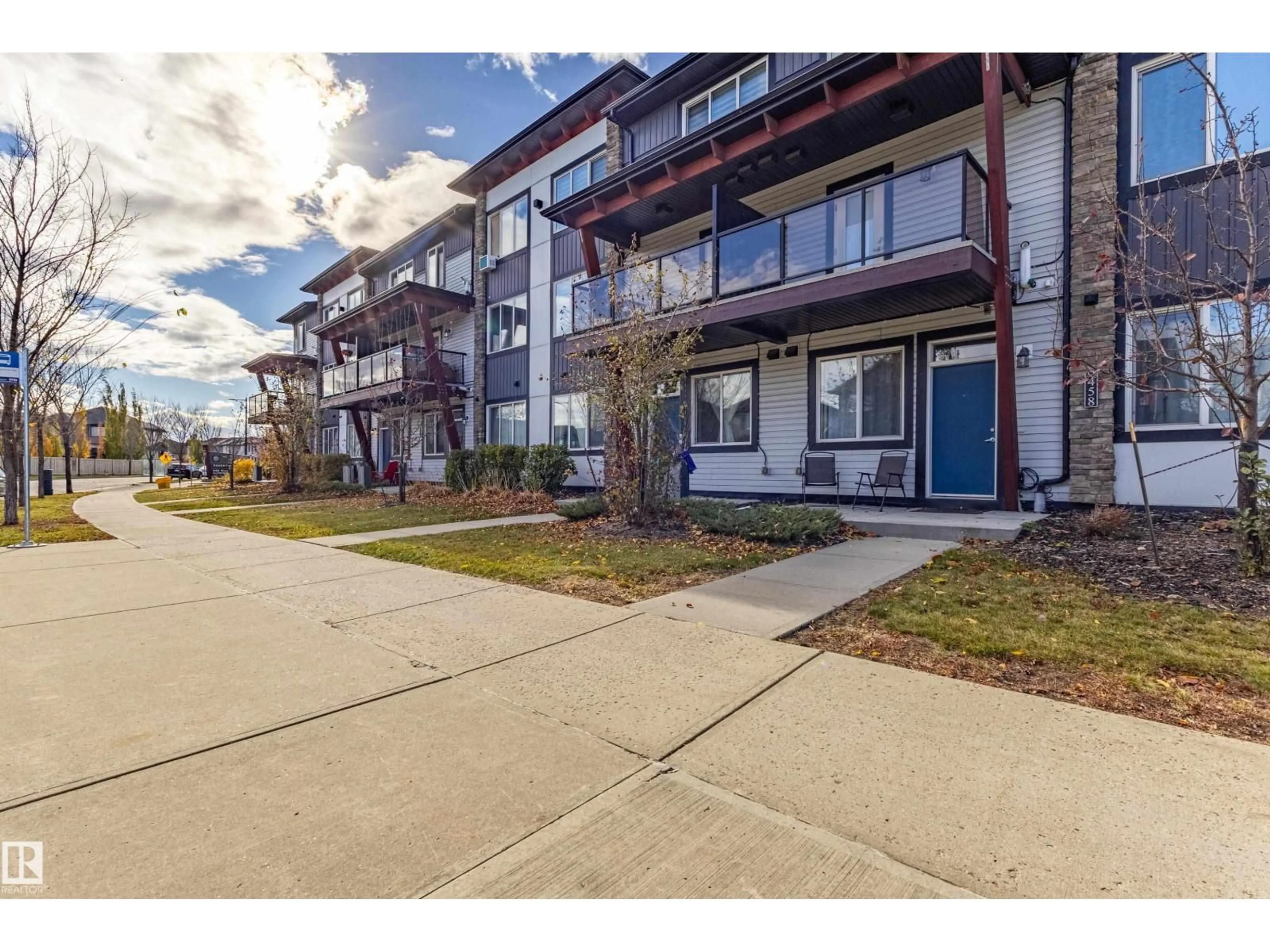 A pic from outside/outdoor area/front of a property/back of a property/a pic from drone, street for 456 ALLARD BV, Edmonton Alberta T6W3S7