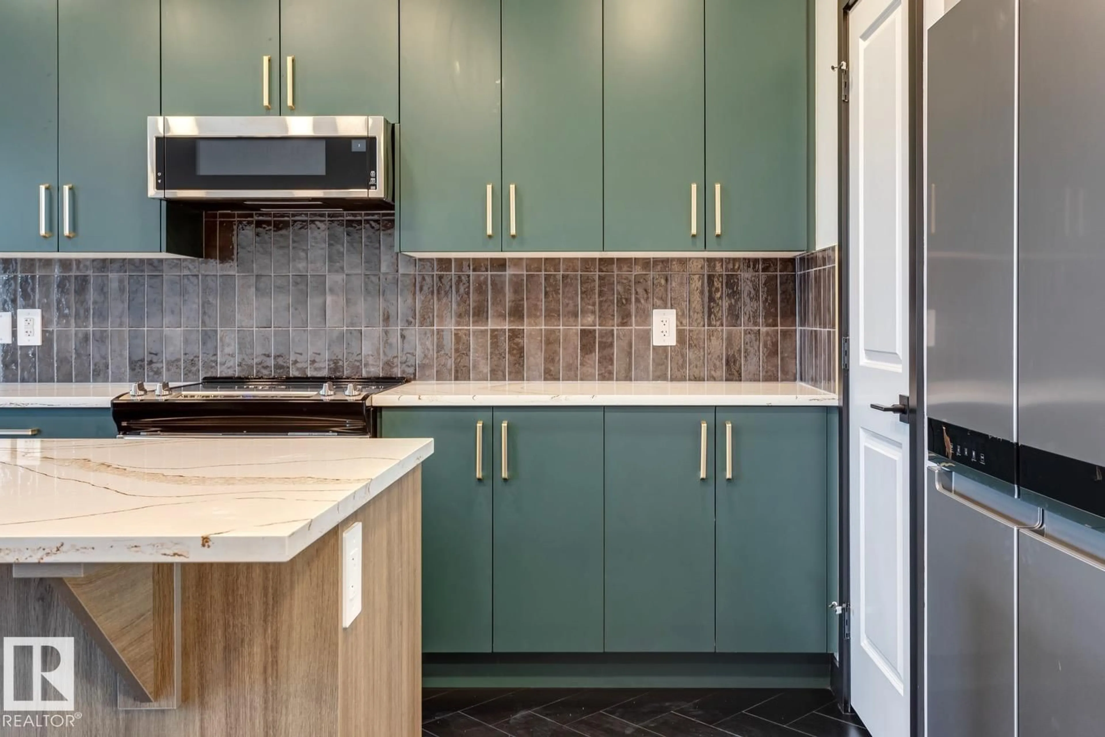 Standard kitchen, unknown for 60 CESSY ST, St. Albert Alberta T8T2E2