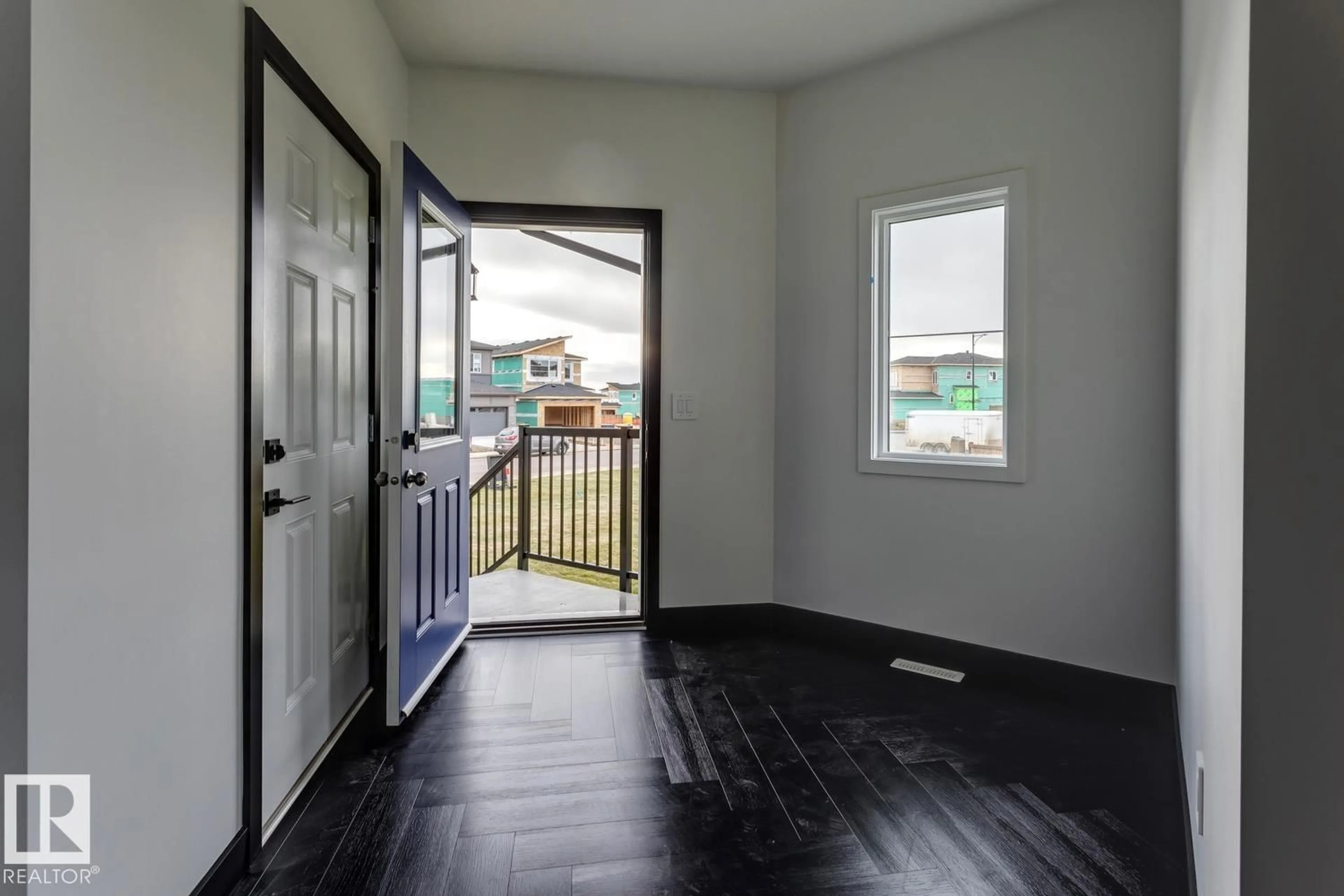 Indoor entryway for 60 CESSY ST, St. Albert Alberta T8T2E2