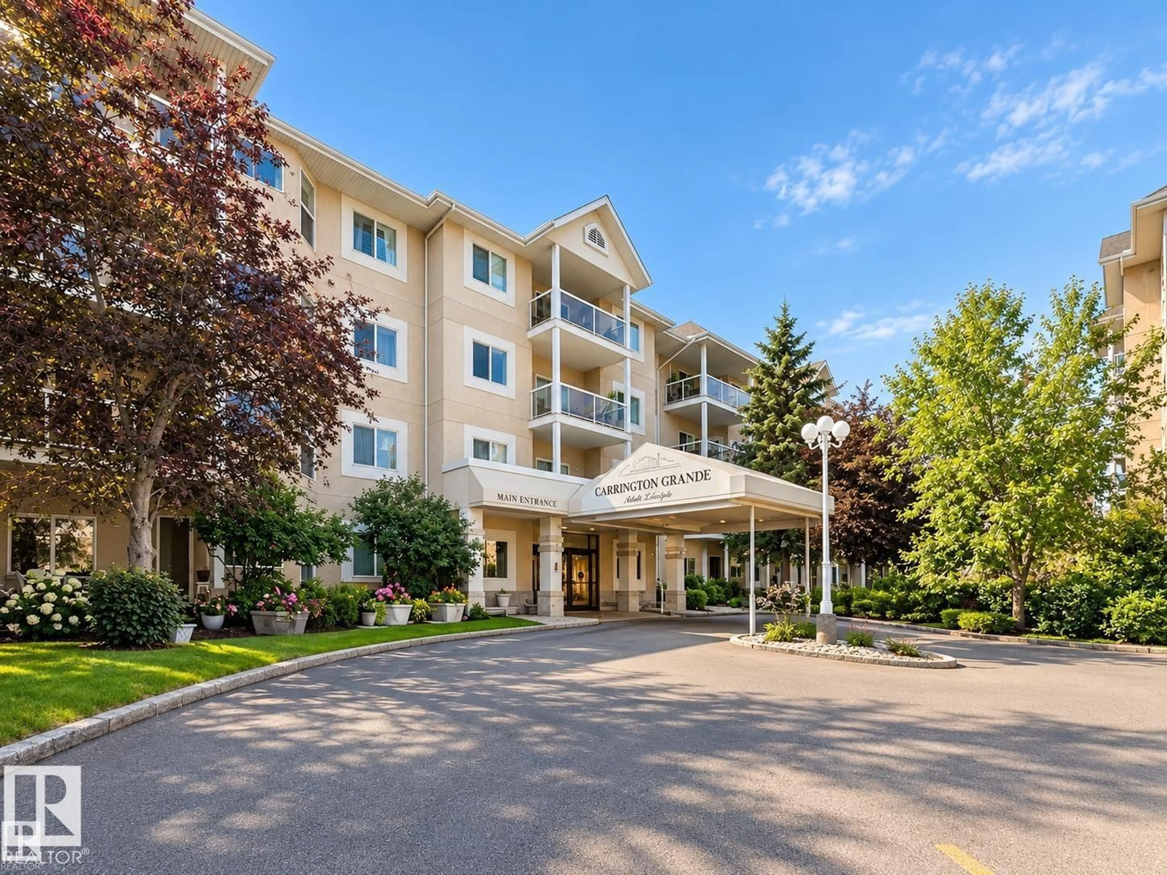 Patio, unknown for 110 - 10511 42 AV, Edmonton Alberta T6J7G8