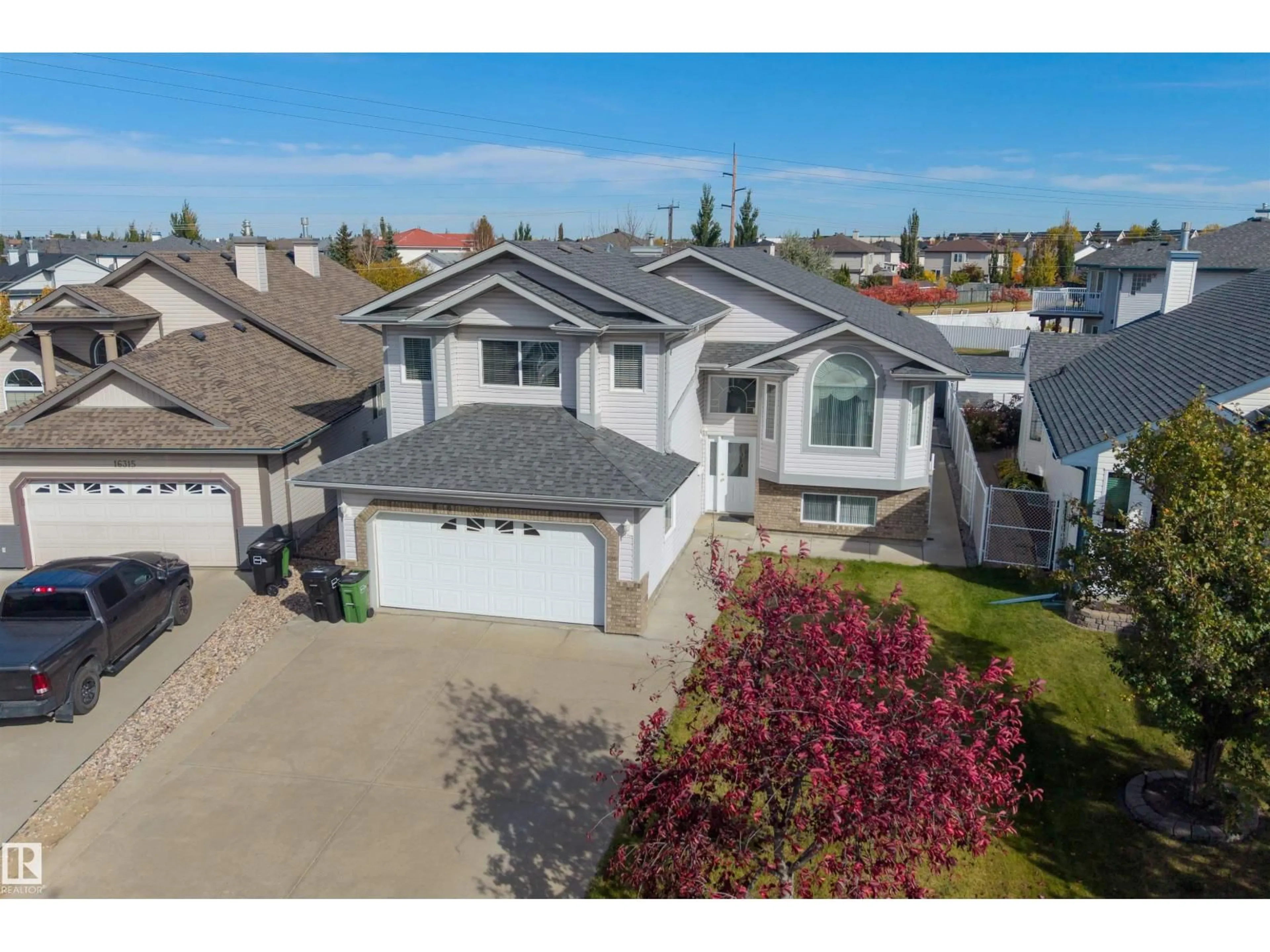 A pic from outside/outdoor area/front of a property/back of a property/a pic from drone, street for NW - 16311 89 ST, Edmonton Alberta T5Z3M3
