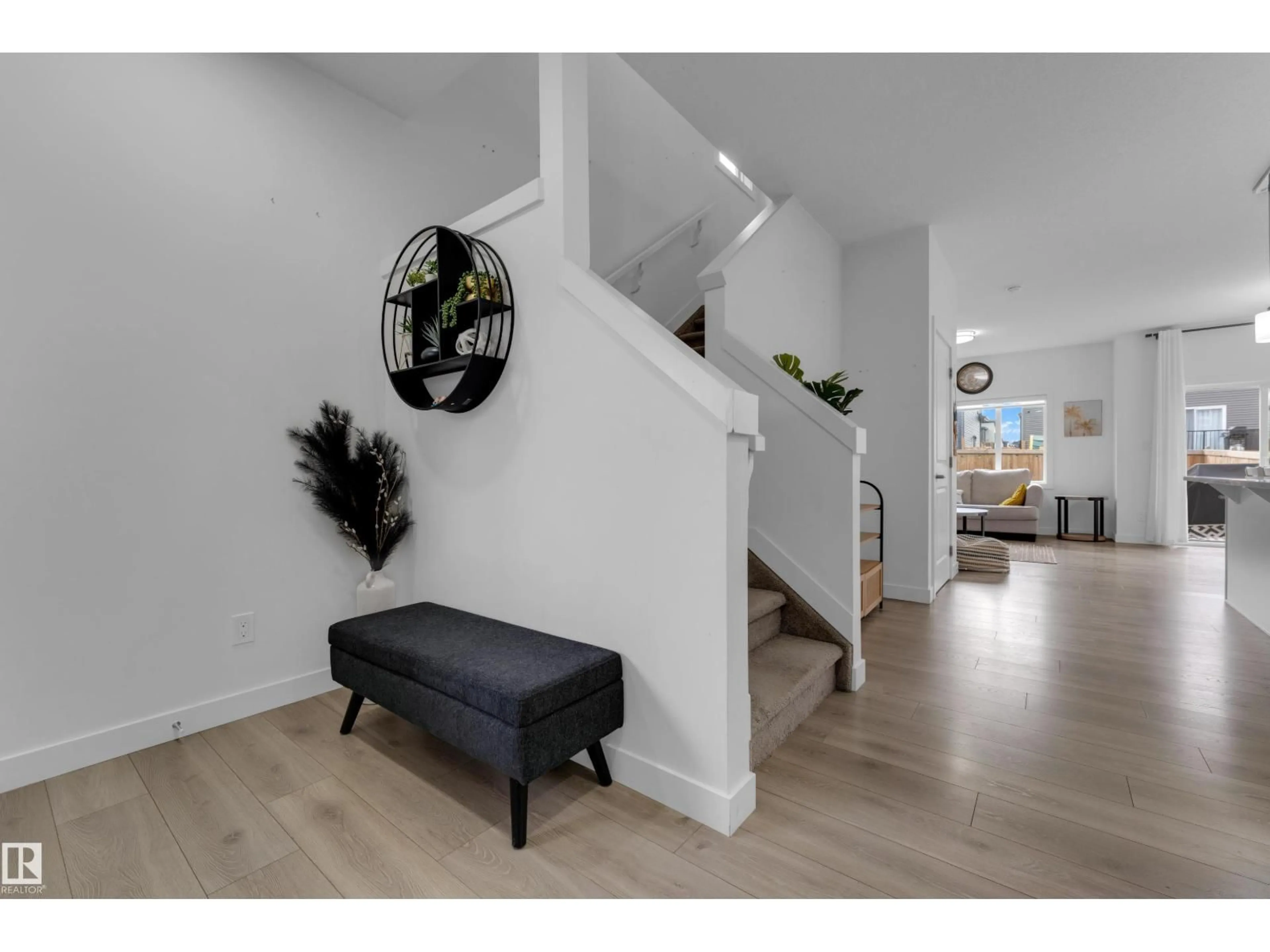 Indoor entryway for 5230 KINNEY PL, Edmonton Alberta T6W5G5