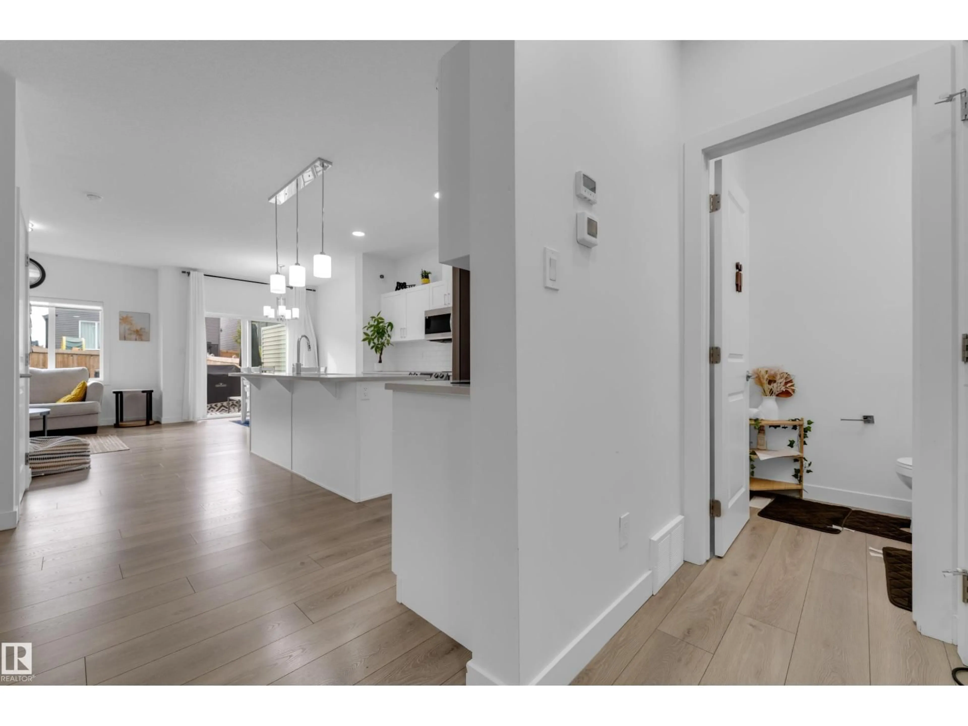 Indoor entryway for 5230 KINNEY PL, Edmonton Alberta T6W5G5