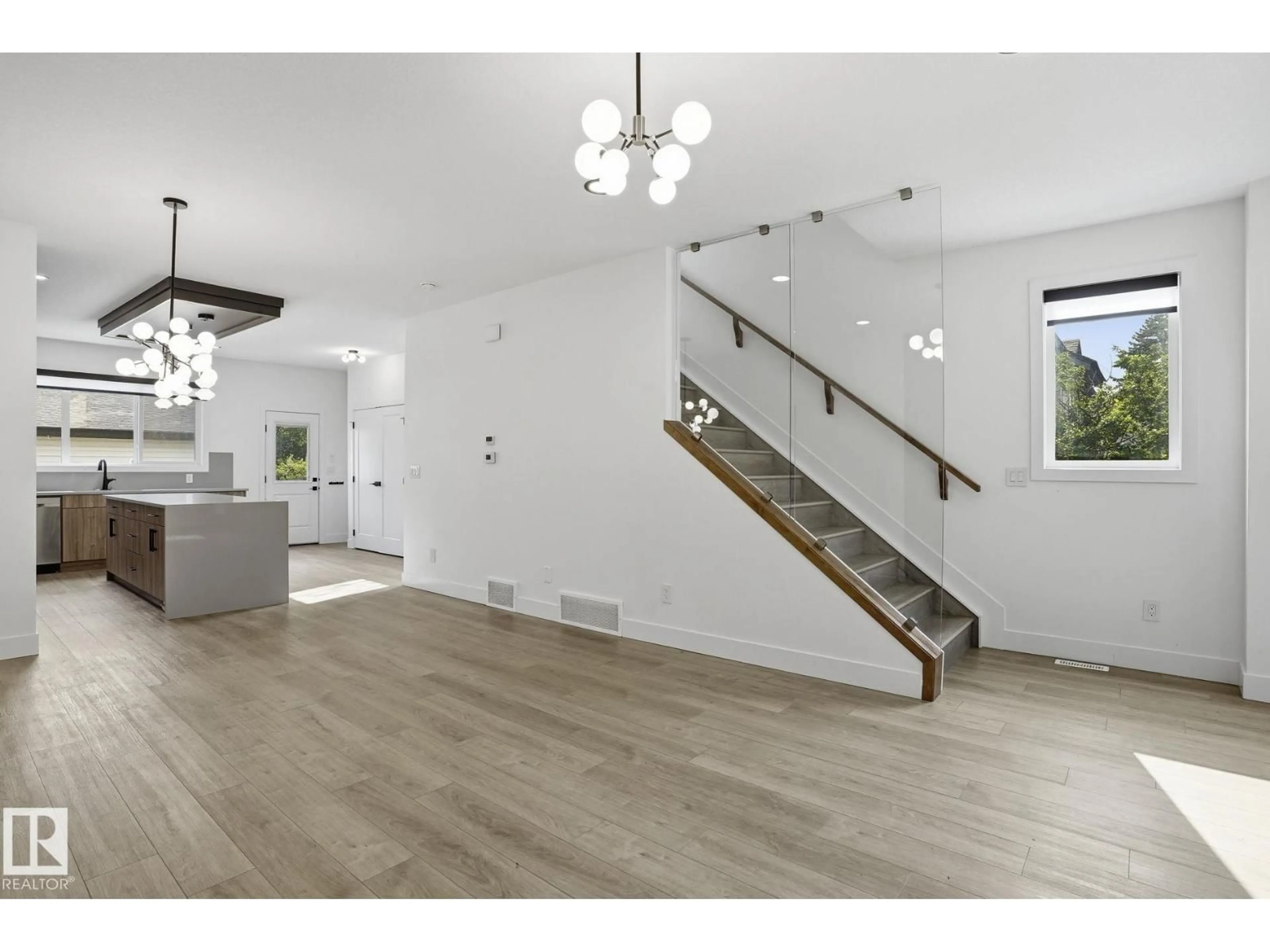 Unknown for 13909 107A AV, Edmonton Alberta T5M2A8