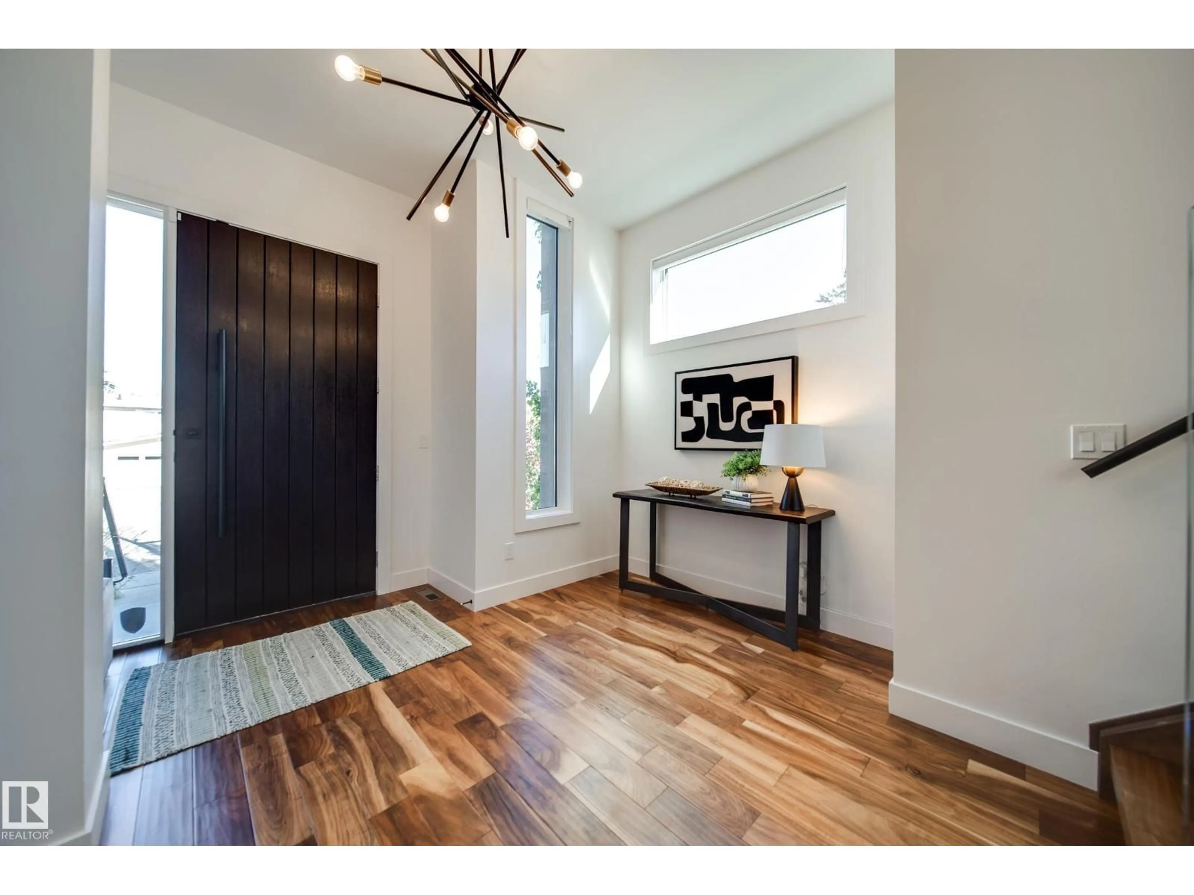 Indoor entryway for 44B VALLEYVIEW CR, Edmonton Alberta T5R5S4