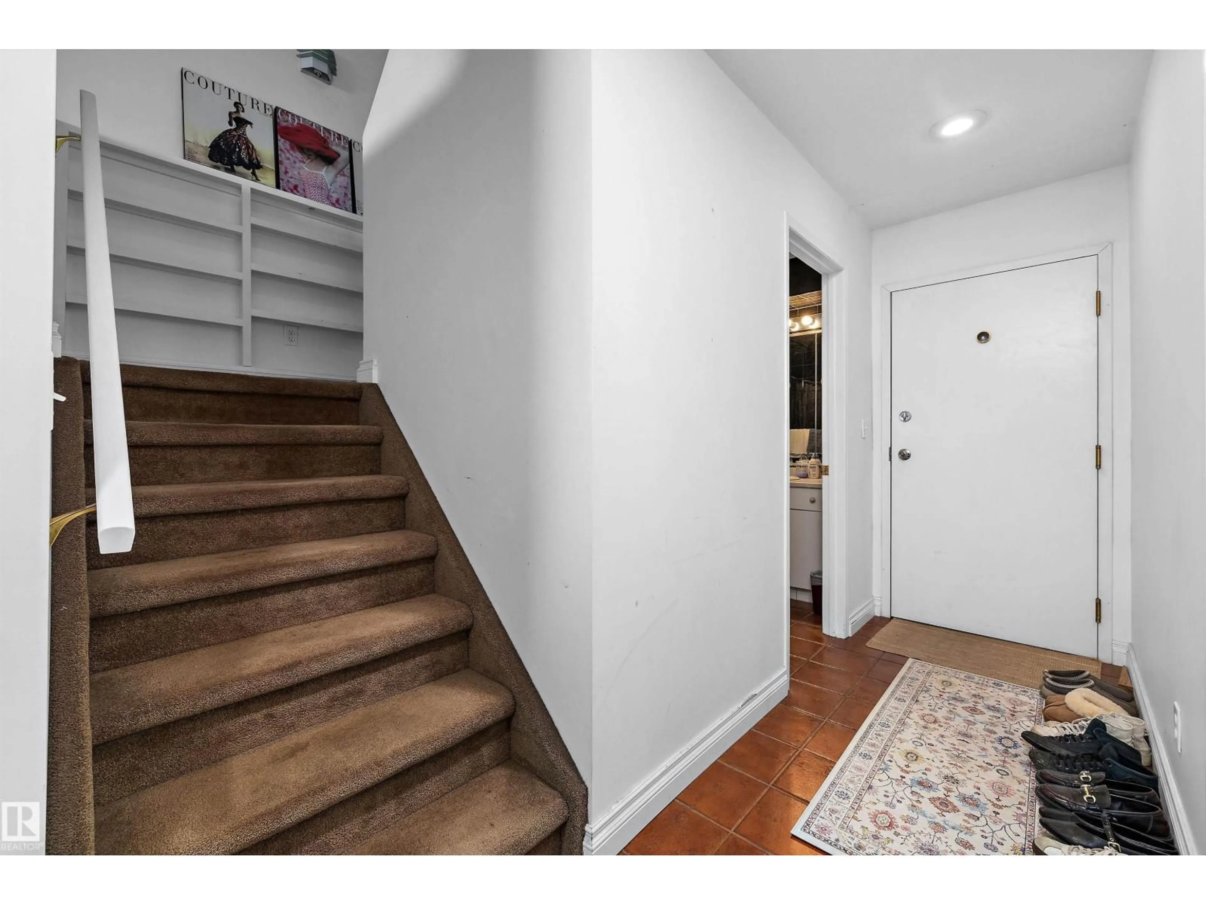 Indoor entryway for 304 - 11316 103 AV NW, Edmonton Alberta T5K0S2