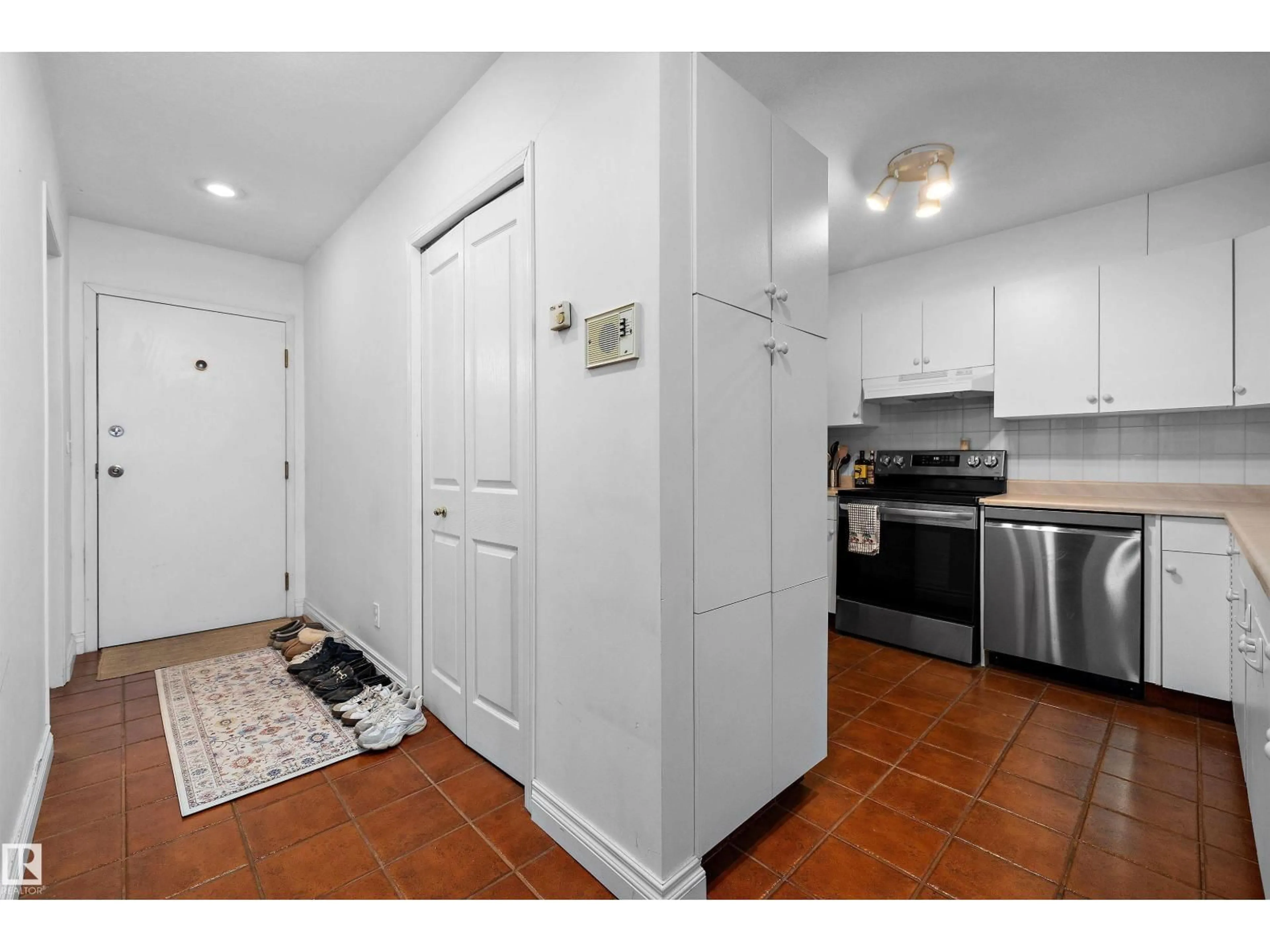Unknown for 304 - 11316 103 AV NW, Edmonton Alberta T5K0S2