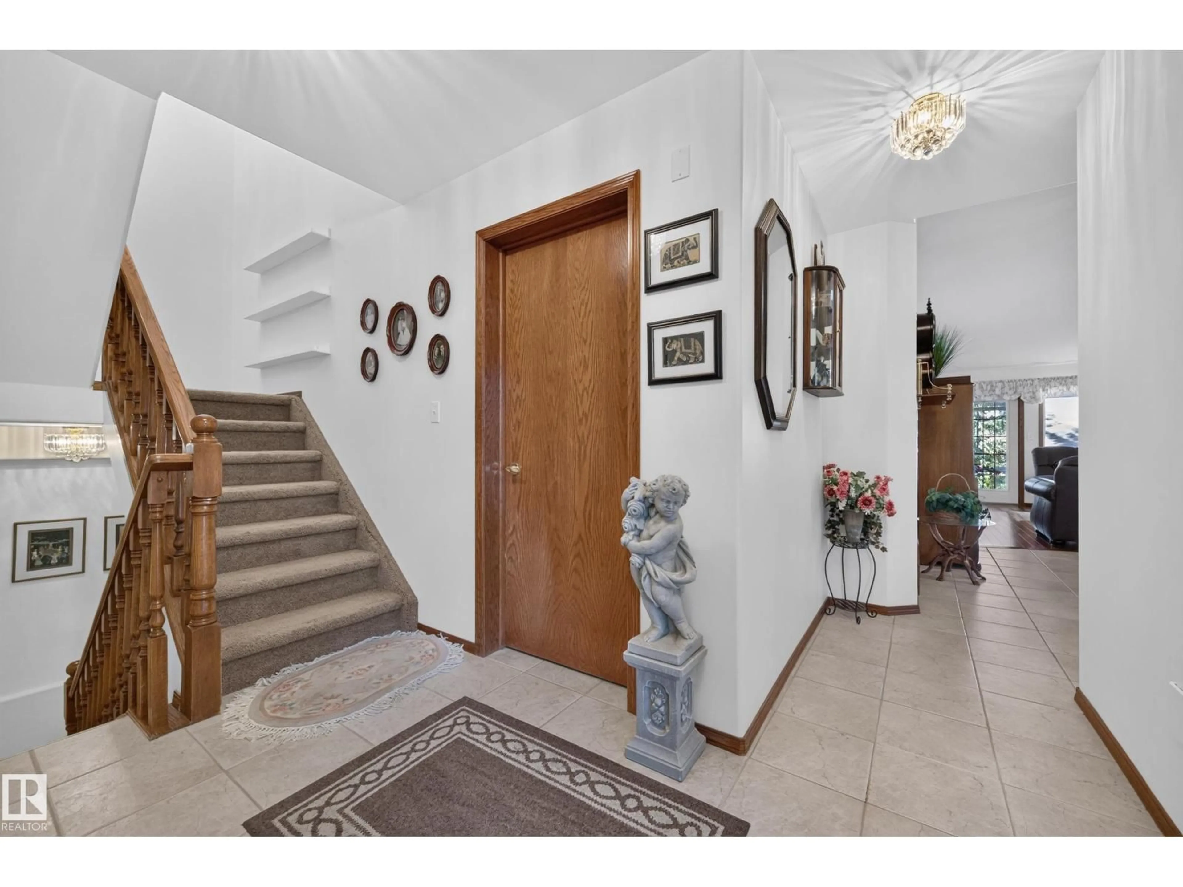 Indoor foyer for 65 - 20 CRANFORD DR, Sherwood Park Alberta T8H1W5