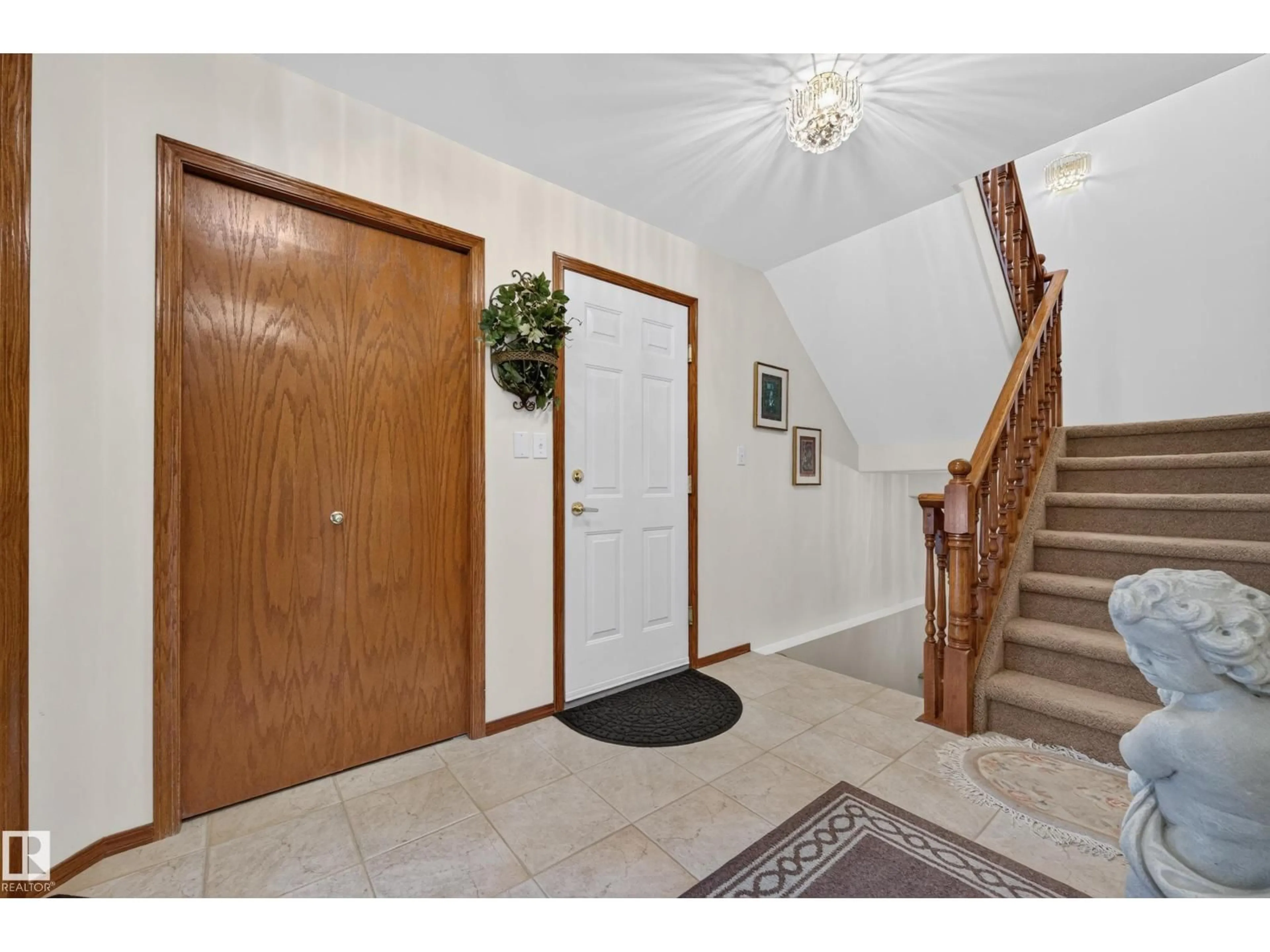 Indoor foyer for 65 - 20 CRANFORD DR, Sherwood Park Alberta T8H1W5