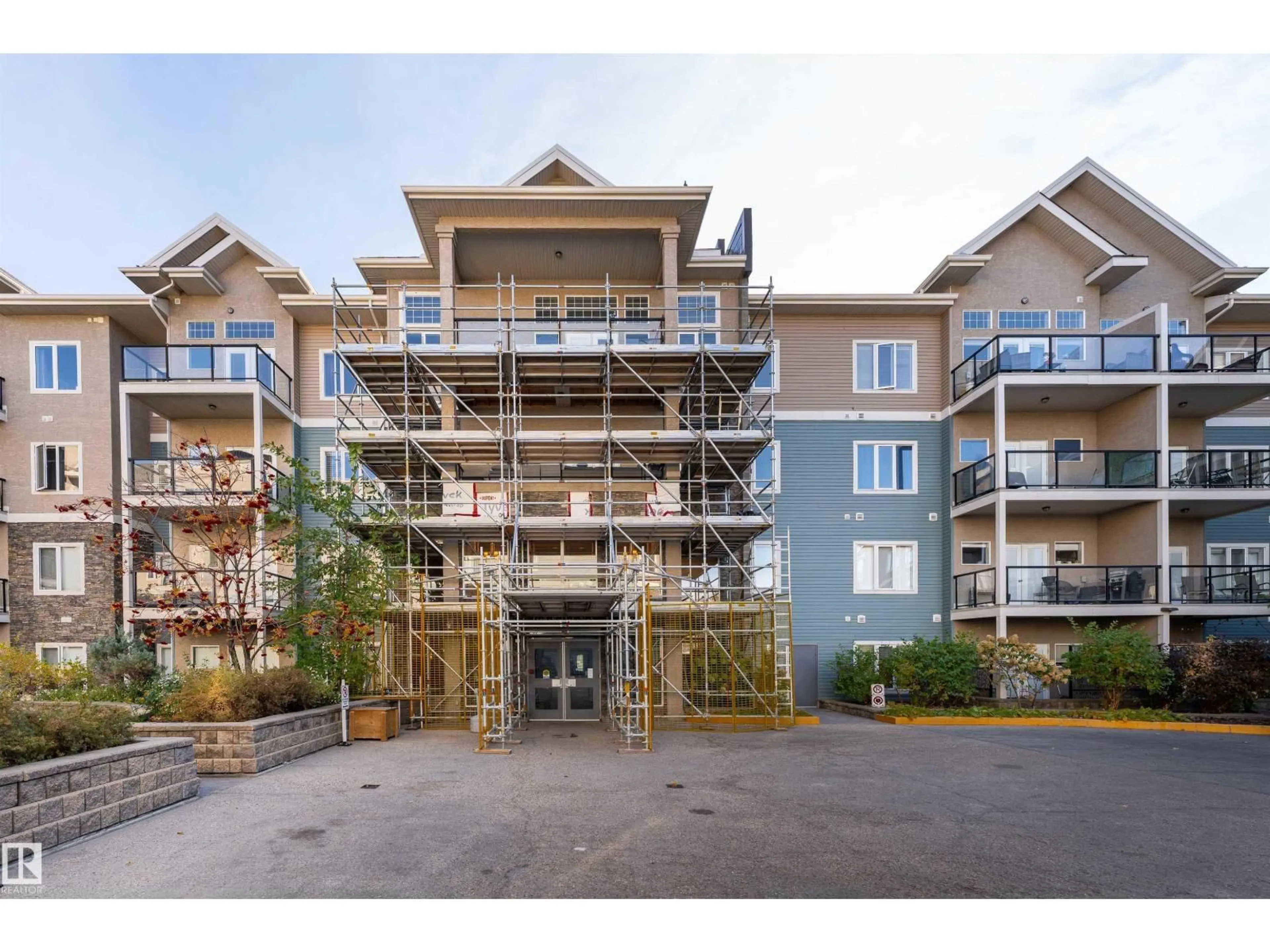 Unknown for #211 - 10121 80 AV, Edmonton Alberta T6E0B9