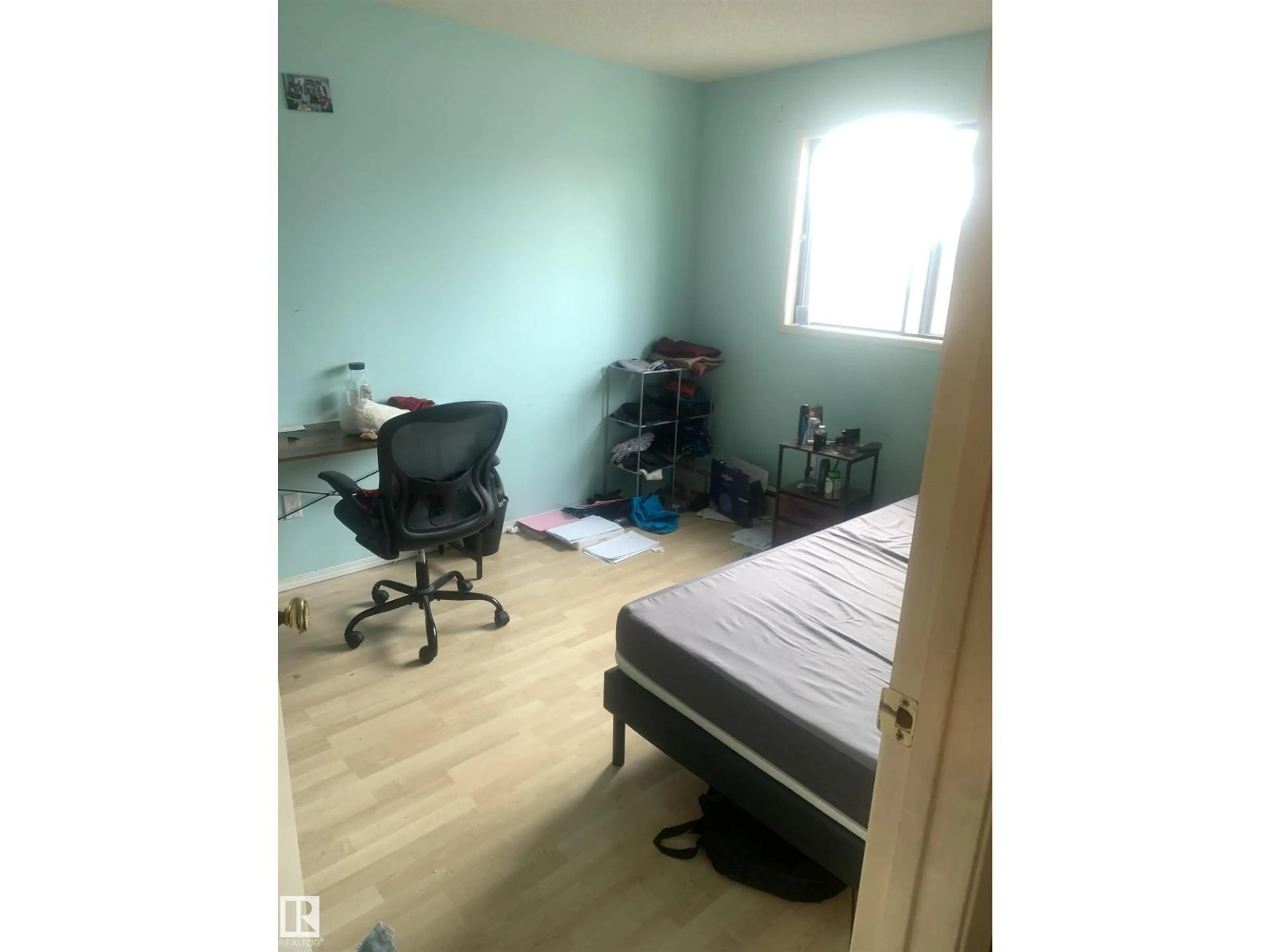 A pic of a room for 7708 91 ST, Edmonton Alberta T6C4L7