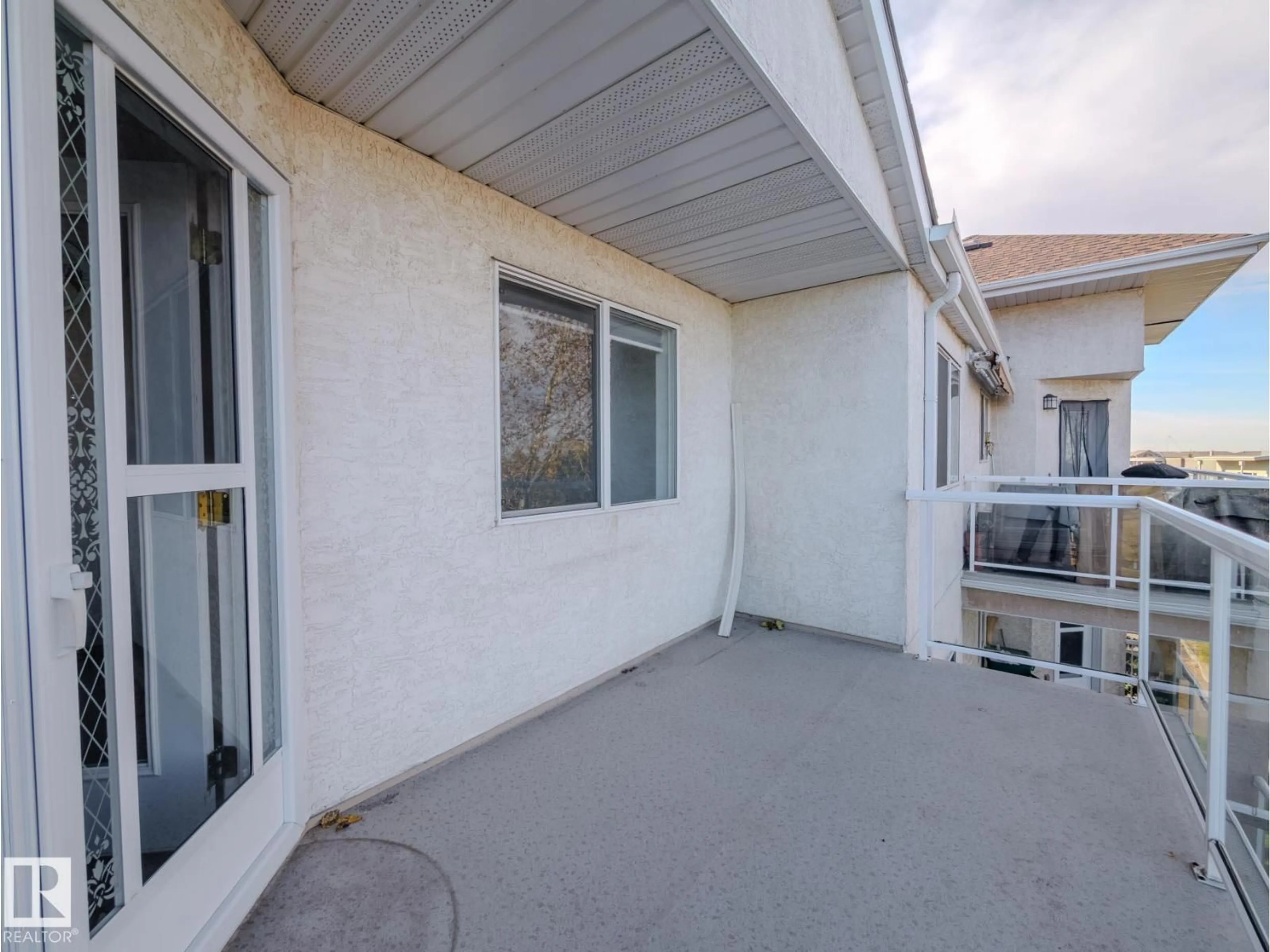 Patio, street for 69 - 404 CRYSTAL LN, Sherwood Park Alberta T8H2E9