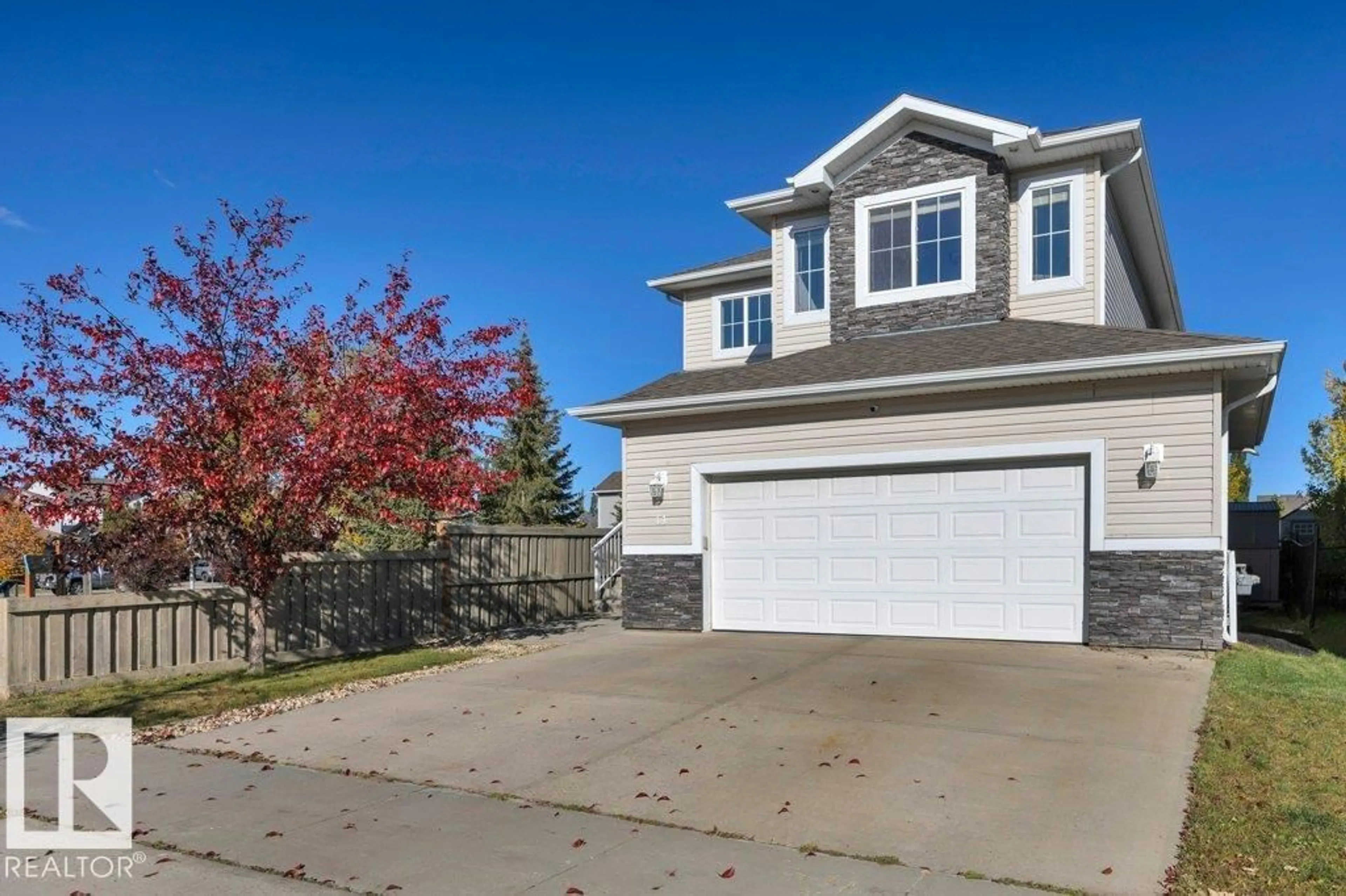 Home with vinyl exterior material, street for 14 SIENNA GA, Fort Saskatchewan Alberta T8L0J6