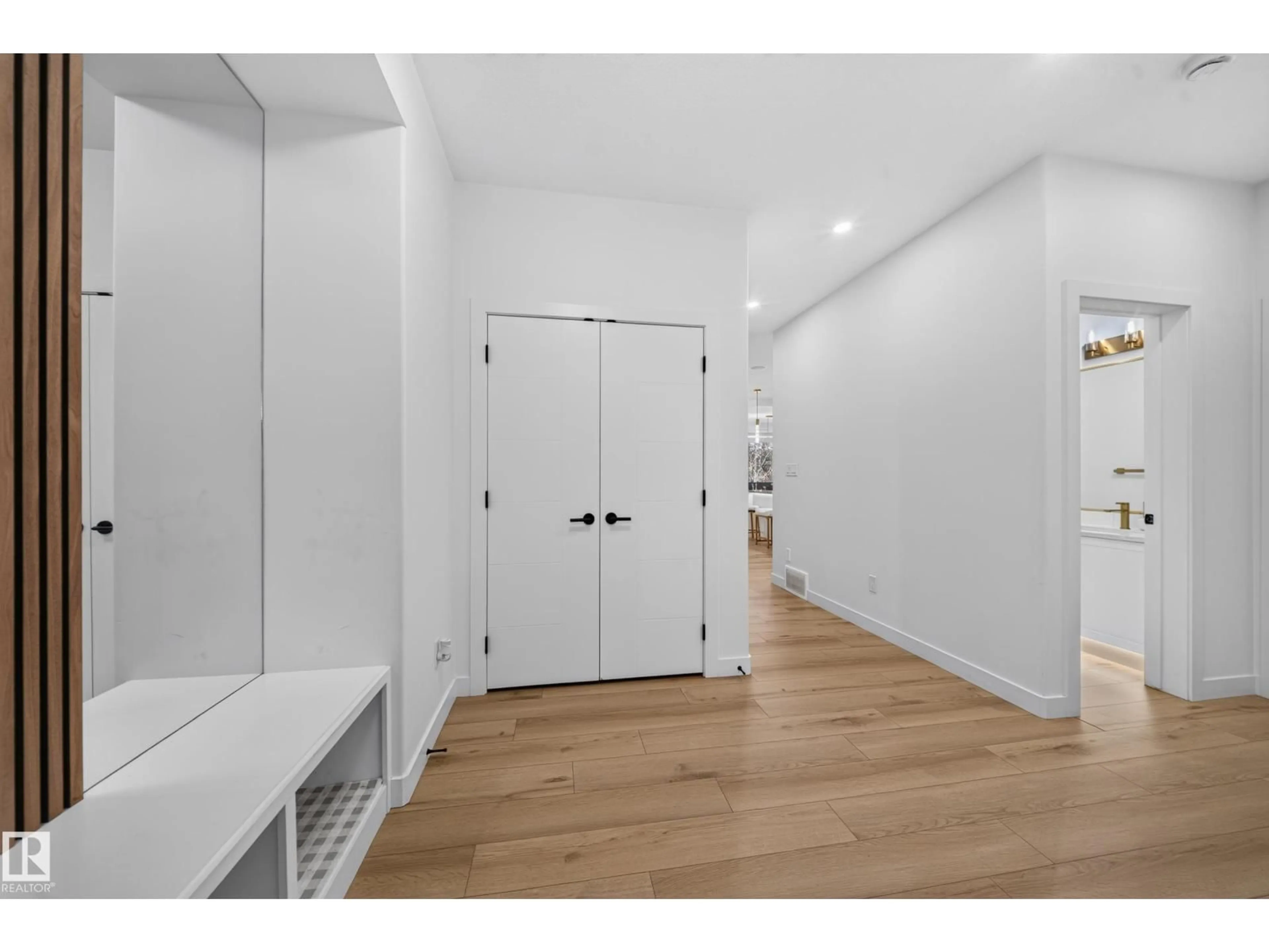 Indoor entryway for 6626 CRAWFORD LANDING SW, Edmonton Alberta T6W4L5