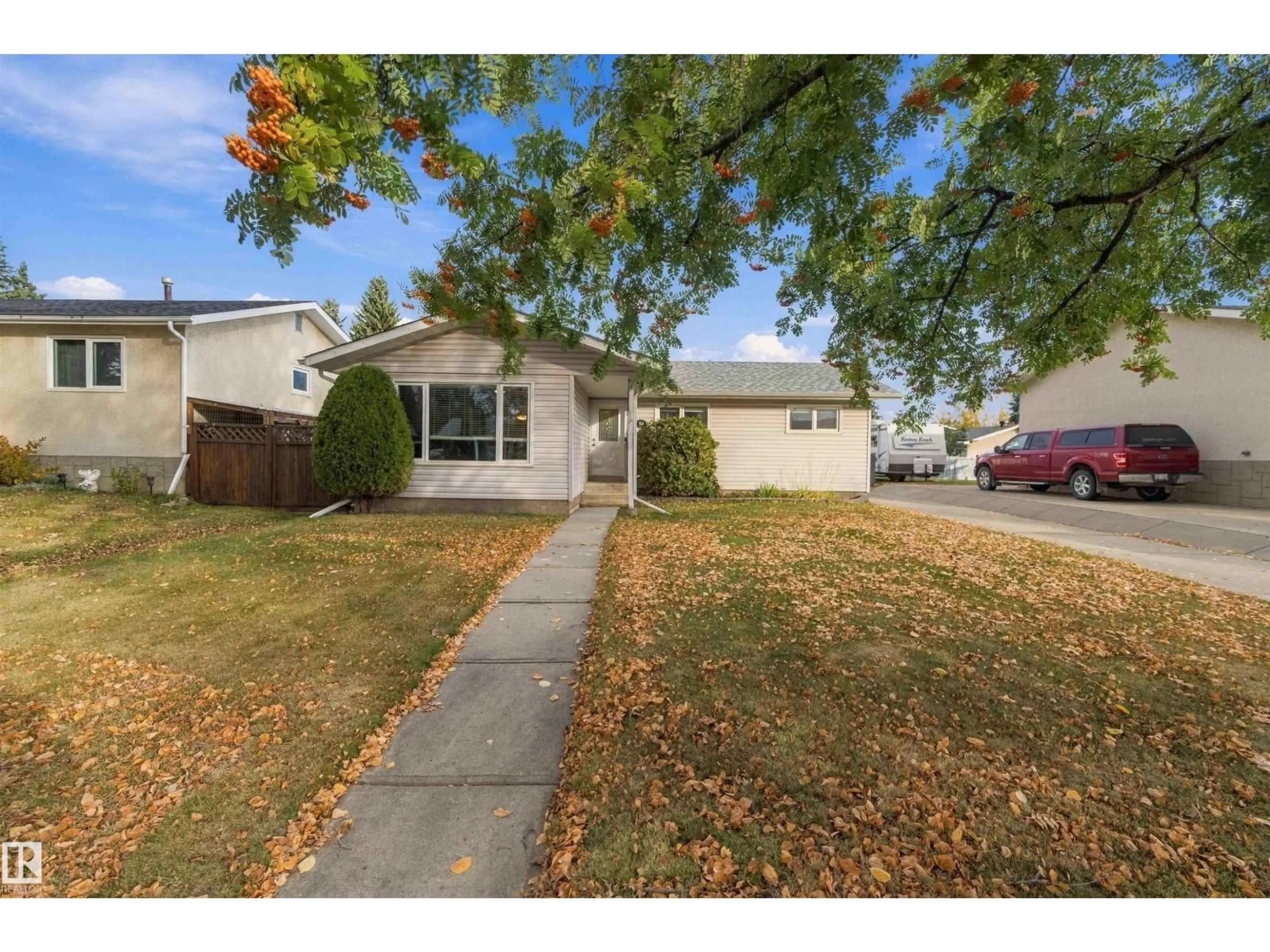 Home with vinyl exterior material, street for 59 ROSEWOOD DR, Sherwood Park Alberta T8A0L8