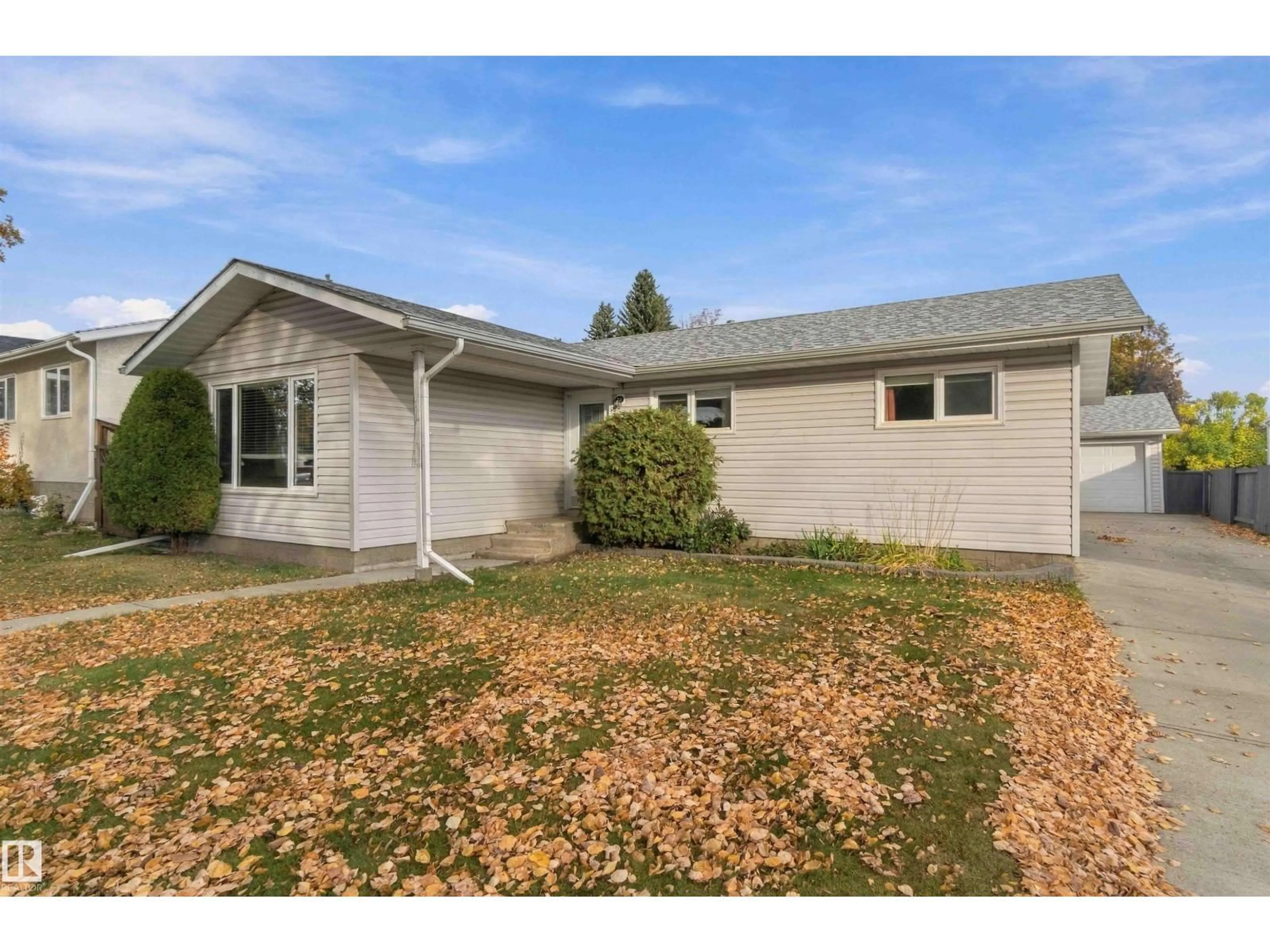 Home with vinyl exterior material, street for 59 ROSEWOOD DR, Sherwood Park Alberta T8A0L8