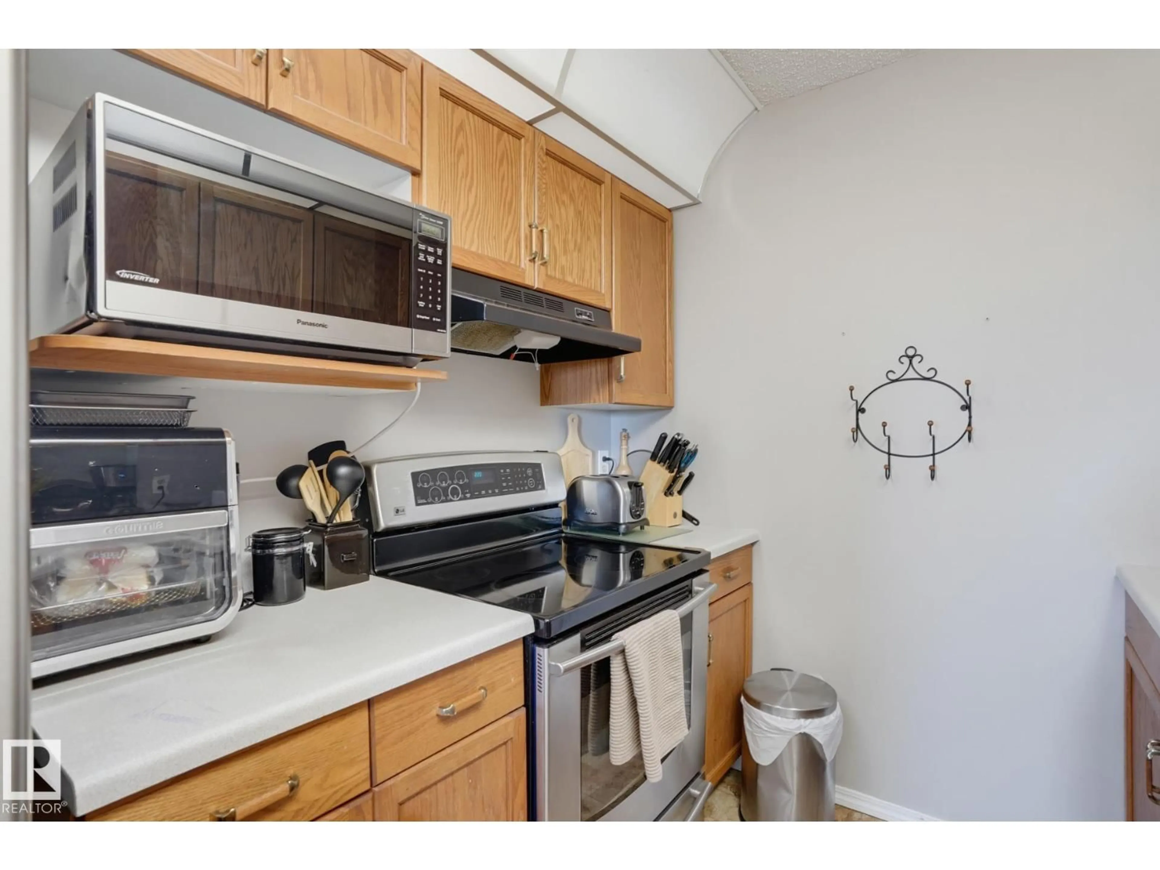 Standard kitchen, unknown for #407 - 18020 95 AV NW, Edmonton Alberta T5T6B2