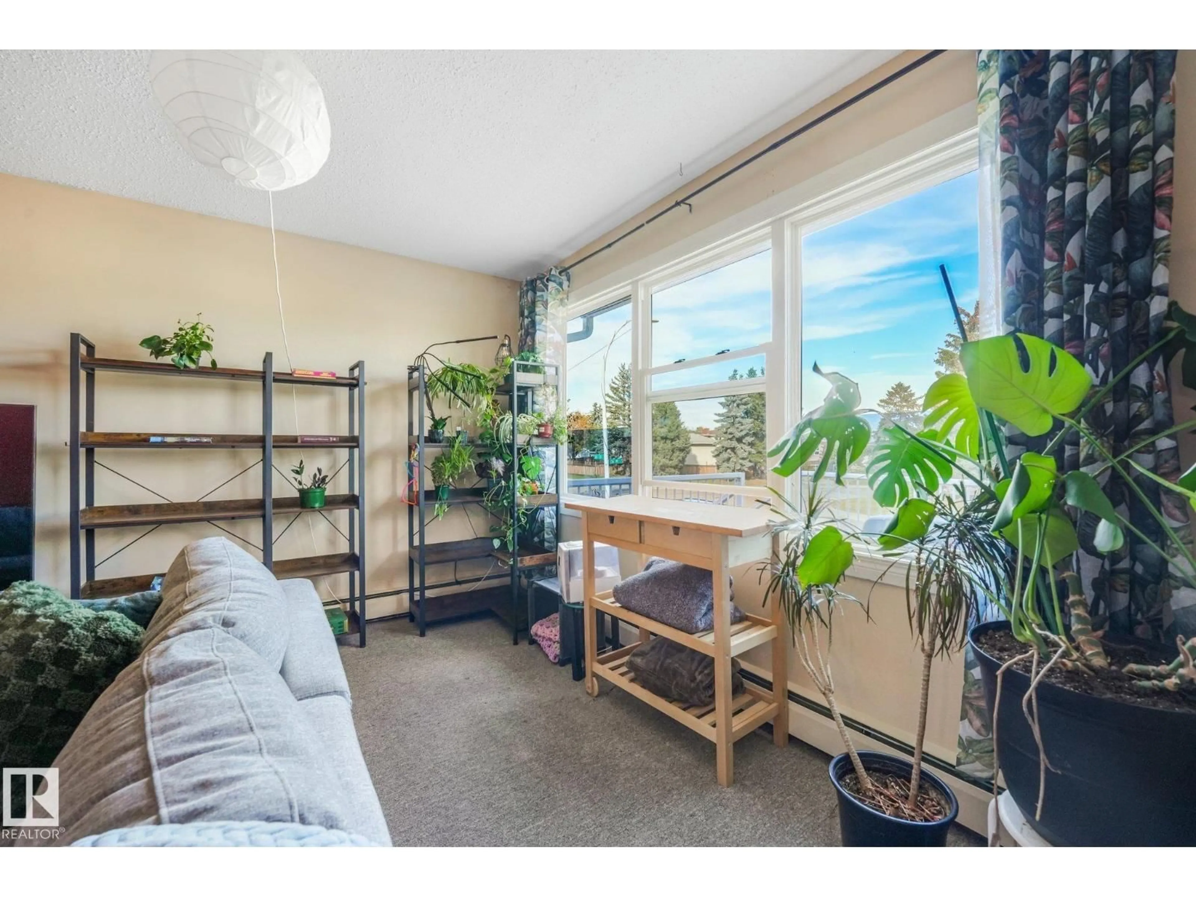 A pic of a room for 20 13580 38 ST NW, Edmonton Alberta T5A2W7