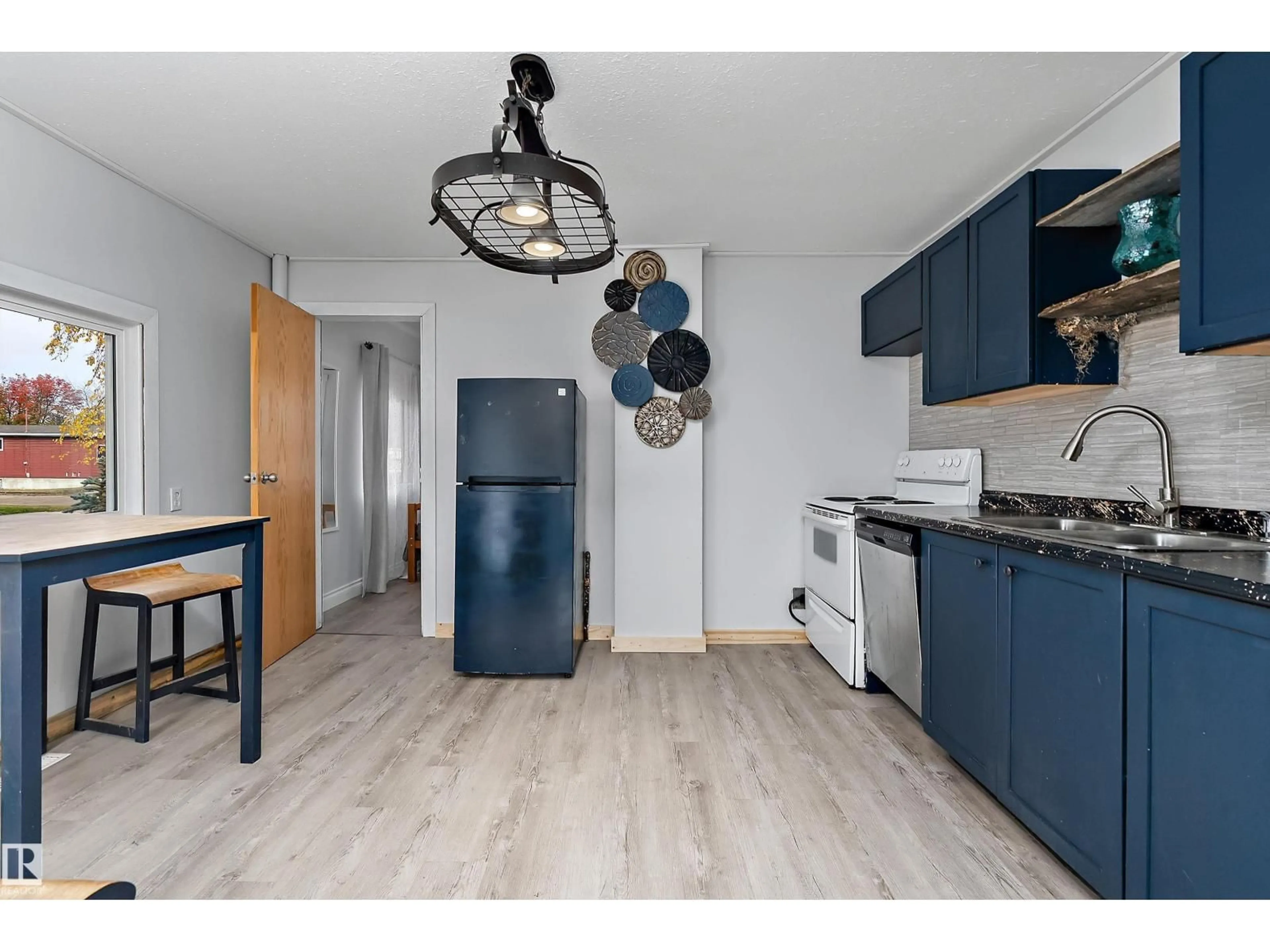 Standard kitchen, wood/laminate floor for 3913 53A ST, Wetaskiwin Alberta T9A1R7