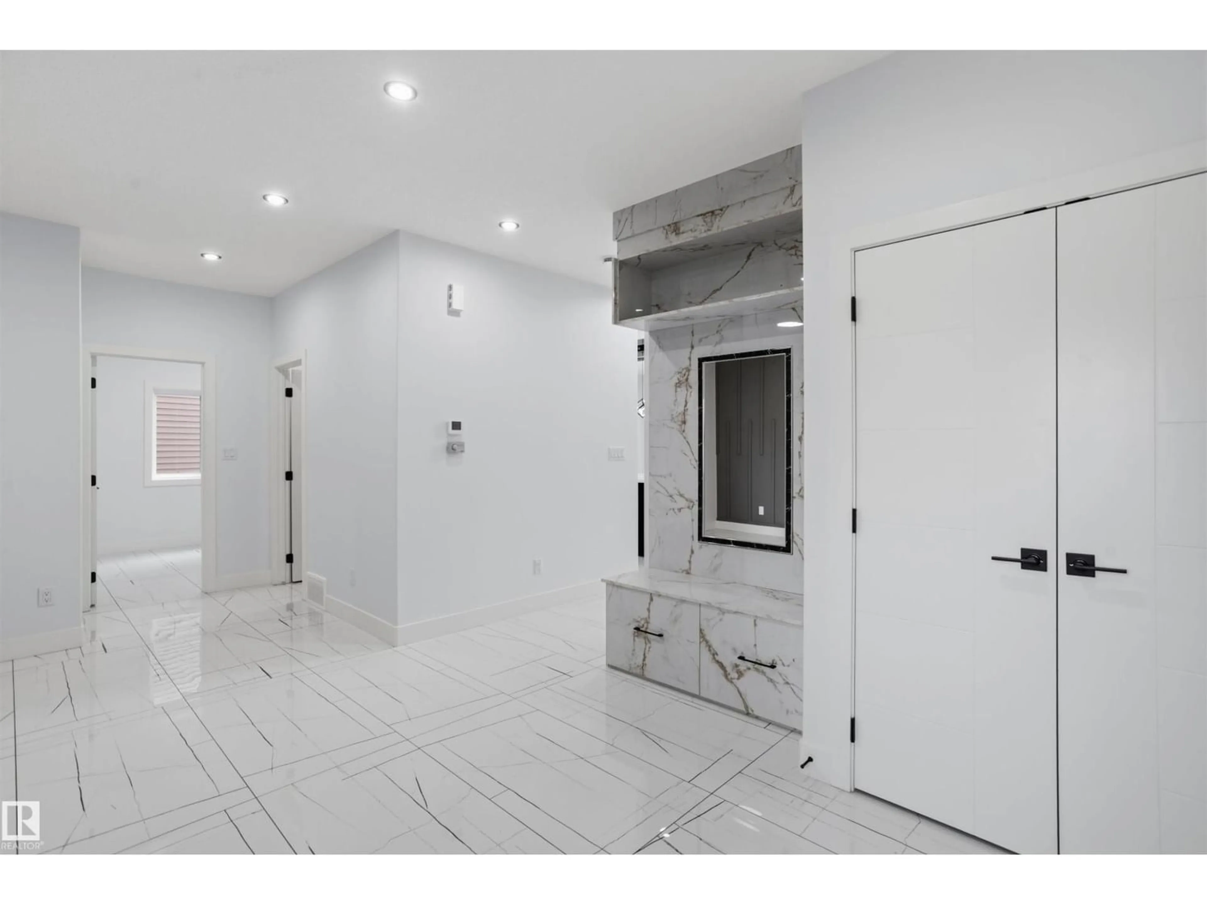 Unknown for SW - 2159 1 AV, Edmonton Alberta T6X3P6