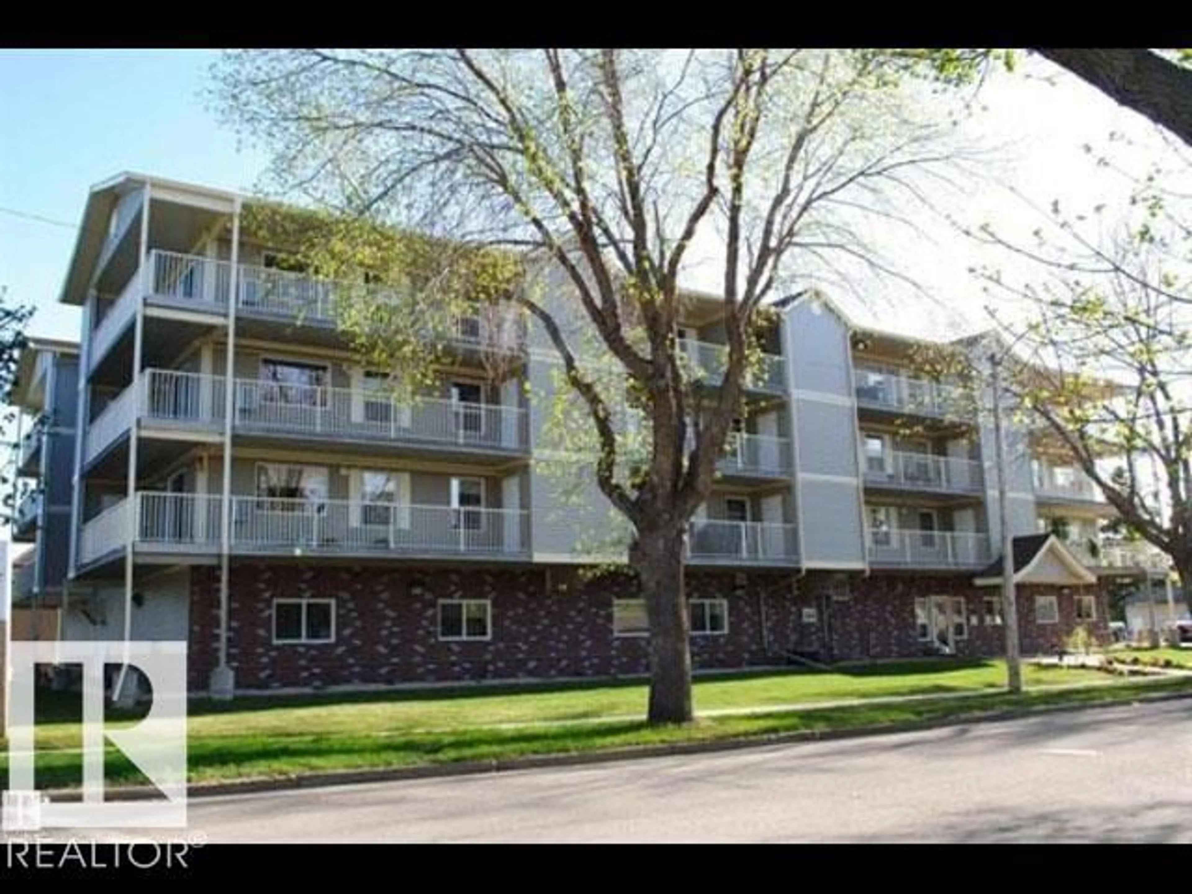 Patio, unknown for #203 - 4707 51 AVENUE, Wetaskiwin Alberta T9A0T6