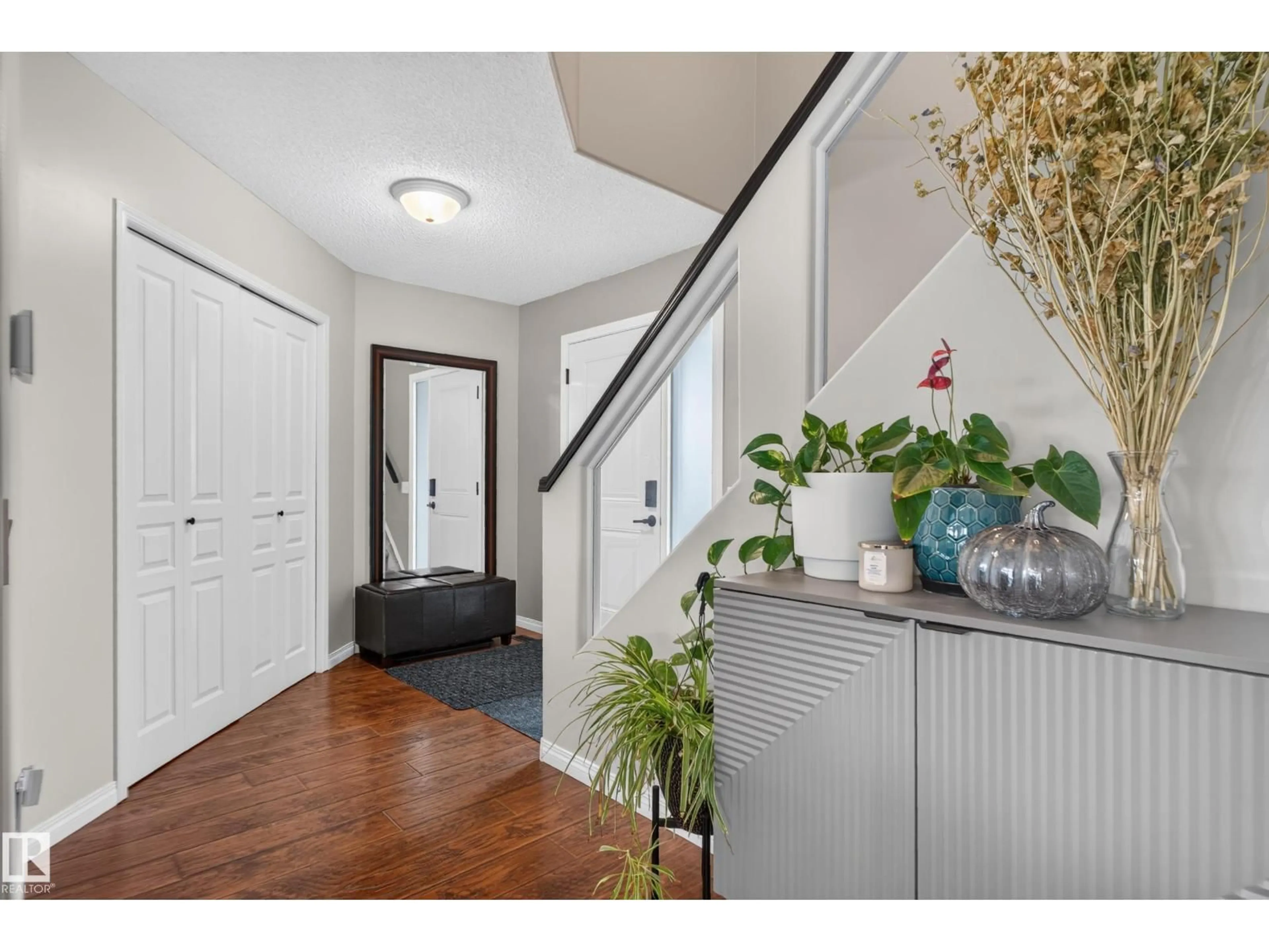 Indoor entryway for NW - 14832 48 ST, Edmonton Alberta T5Y2X1