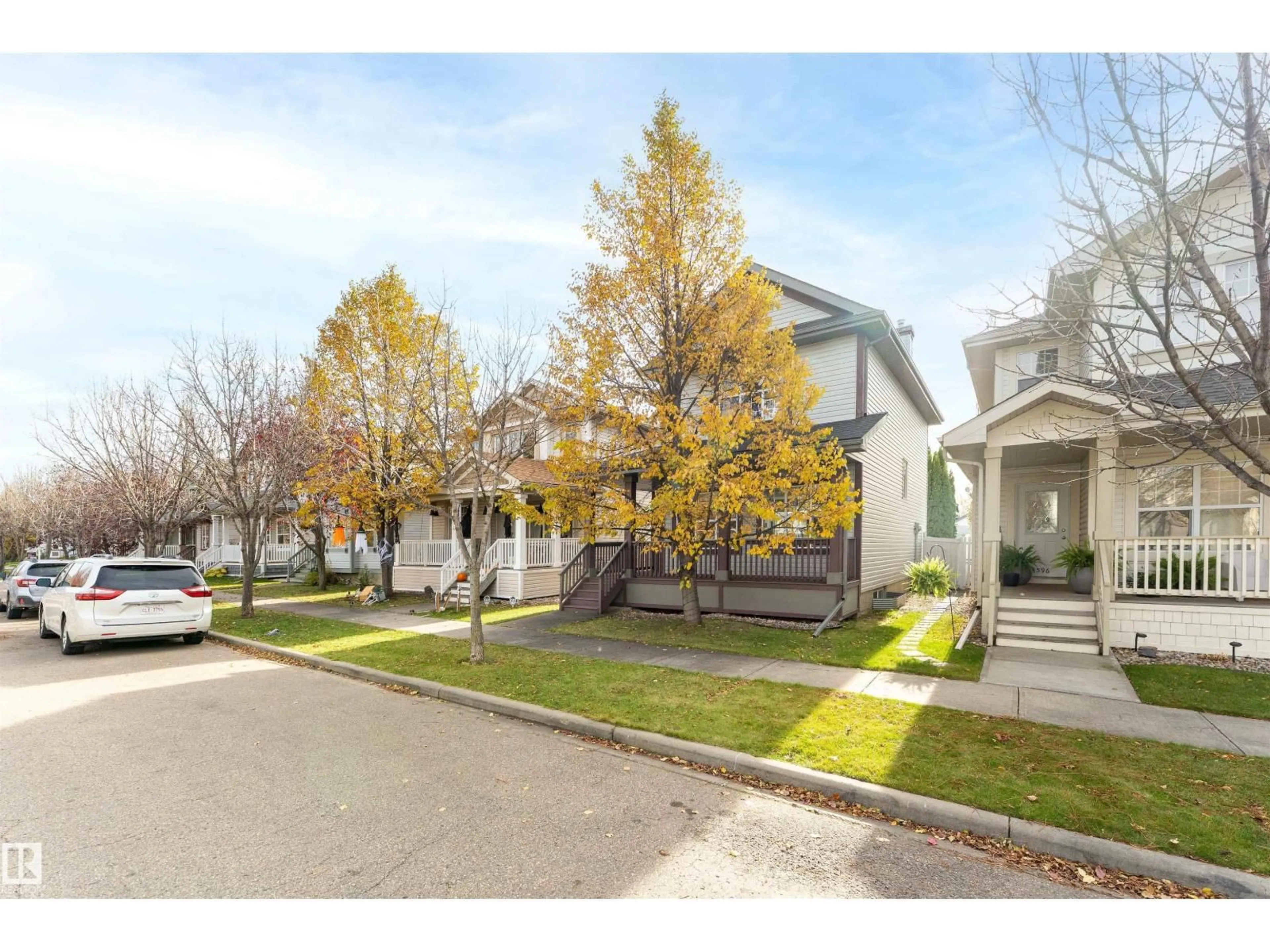 A pic from outside/outdoor area/front of a property/back of a property/a pic from drone, street for 4598 TURNER SQ, Edmonton Alberta T6R3H3