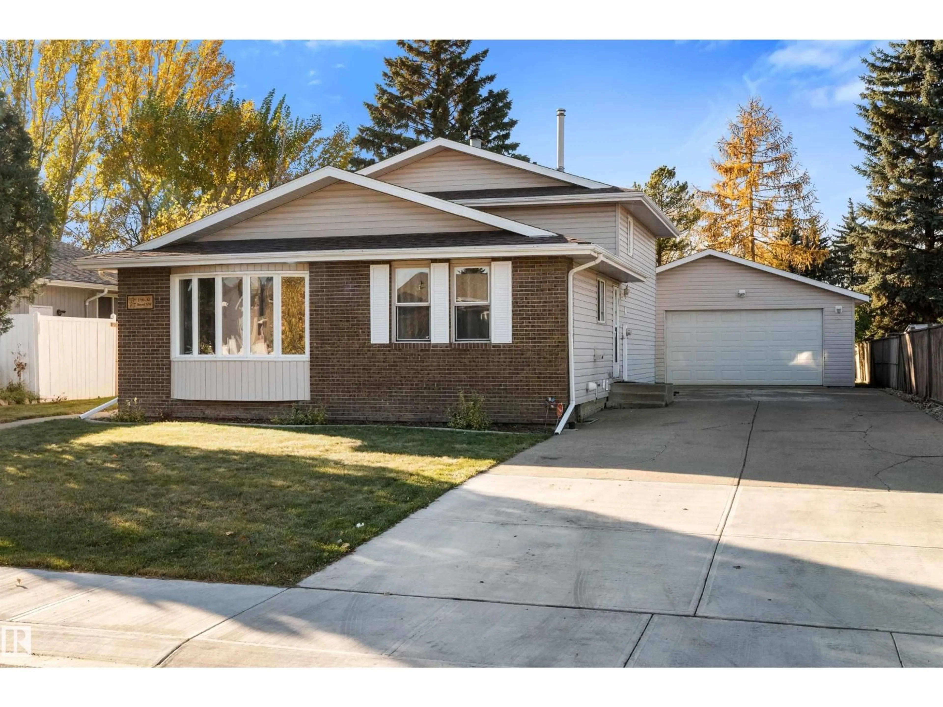 Unknown for NW - 1720 65 ST, Edmonton Alberta T6L1S2