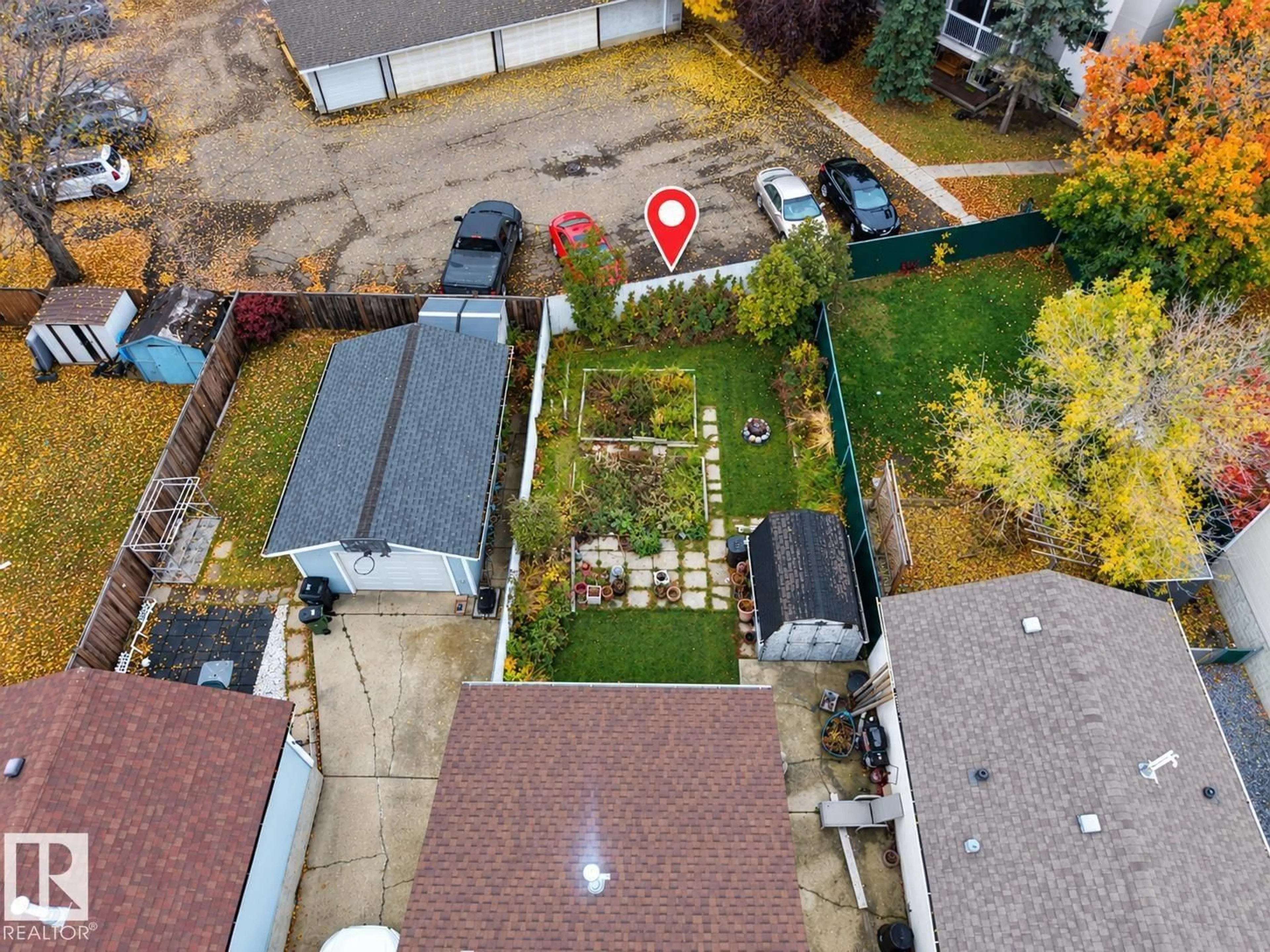 A pic from outside/outdoor area/front of a property/back of a property/a pic from drone, street for NW - 4514 35A AV, Edmonton Alberta T6L4T1