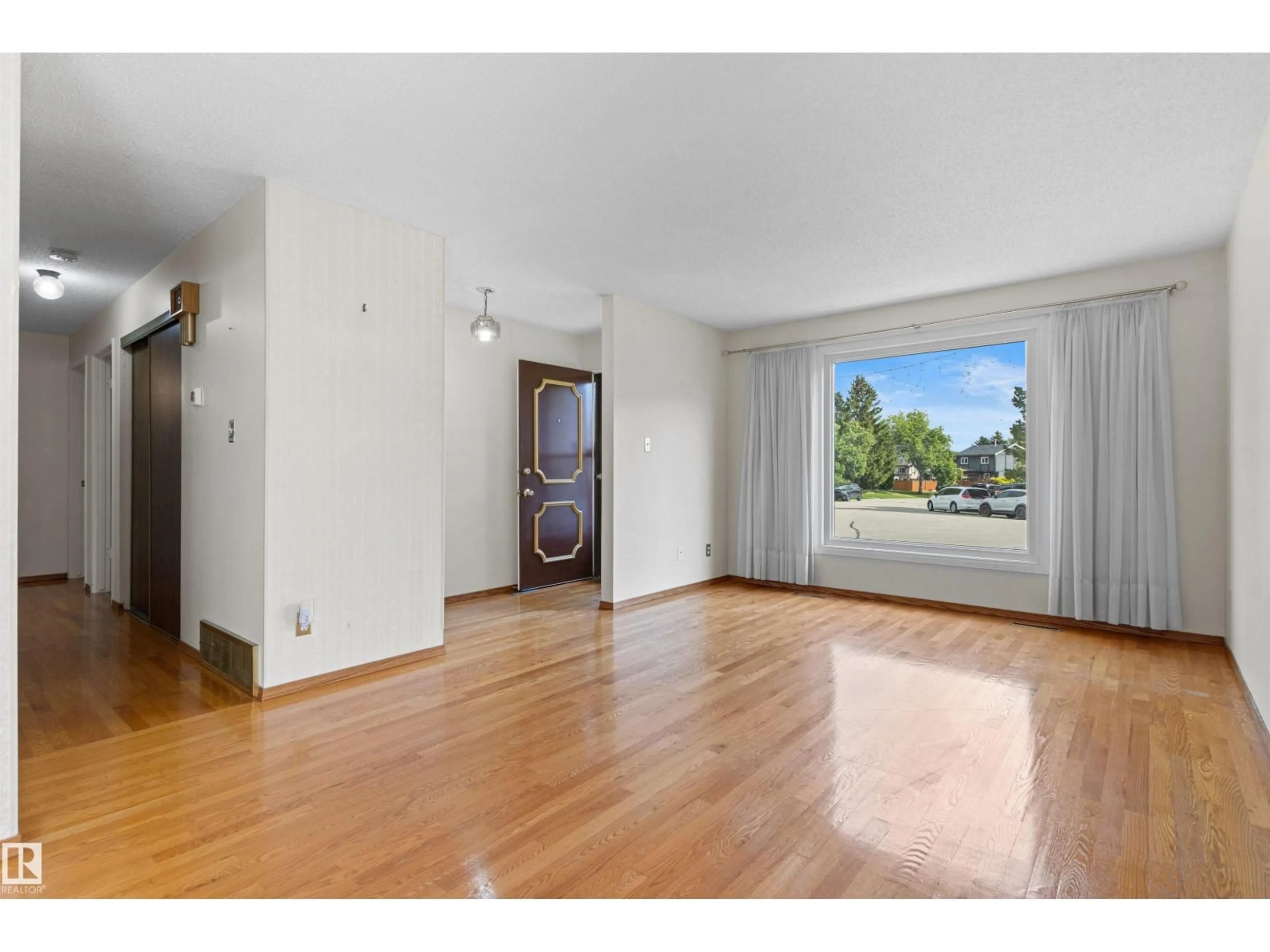 A pic of a room for 14 GOEBEL CL, Spruce Grove Alberta T7X2A1